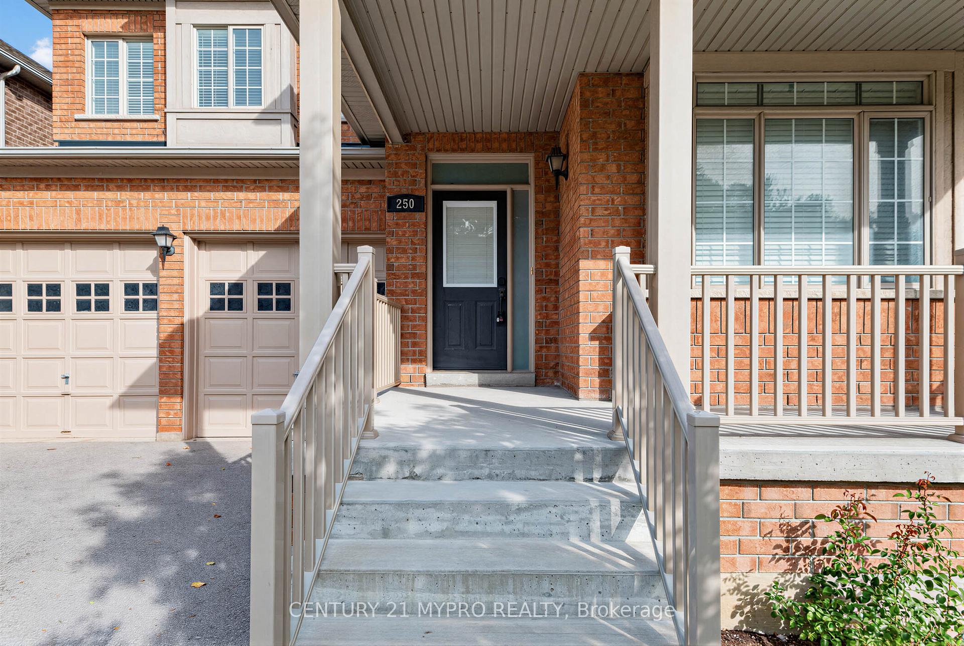 Photo 4 of 250 Summeridge Drive, Vaughan, Patterson — HOMEH