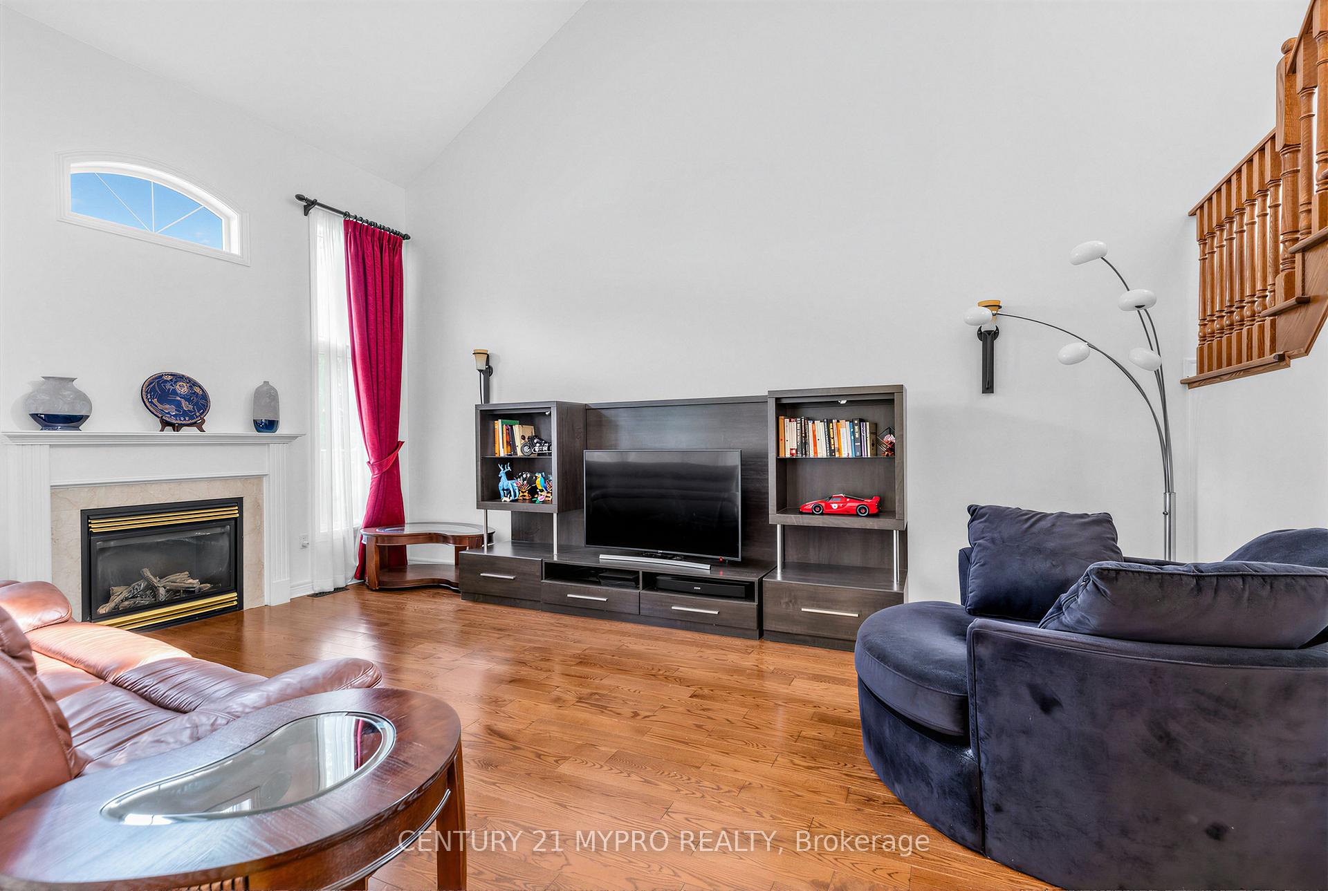 Photo 12 of 250 Summeridge Drive, Vaughan, Patterson — HOMEH