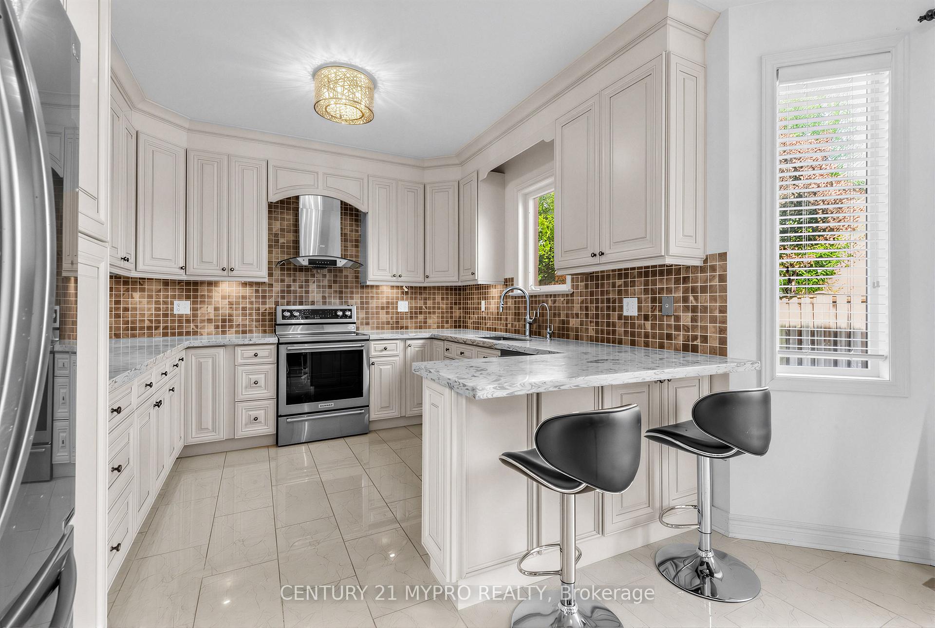 Photo 20 of 250 Summeridge Drive, Vaughan, Patterson — HOMEH