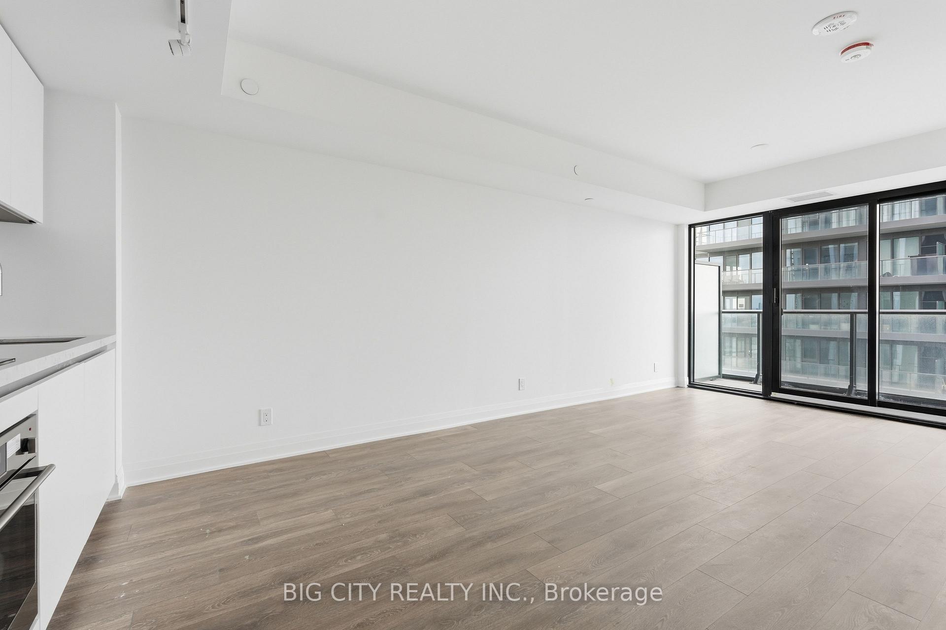 Photo 3 of Unit 1906, 25 Frederick Todd Way, Toronto, Thorncliffe Park — HOMEH