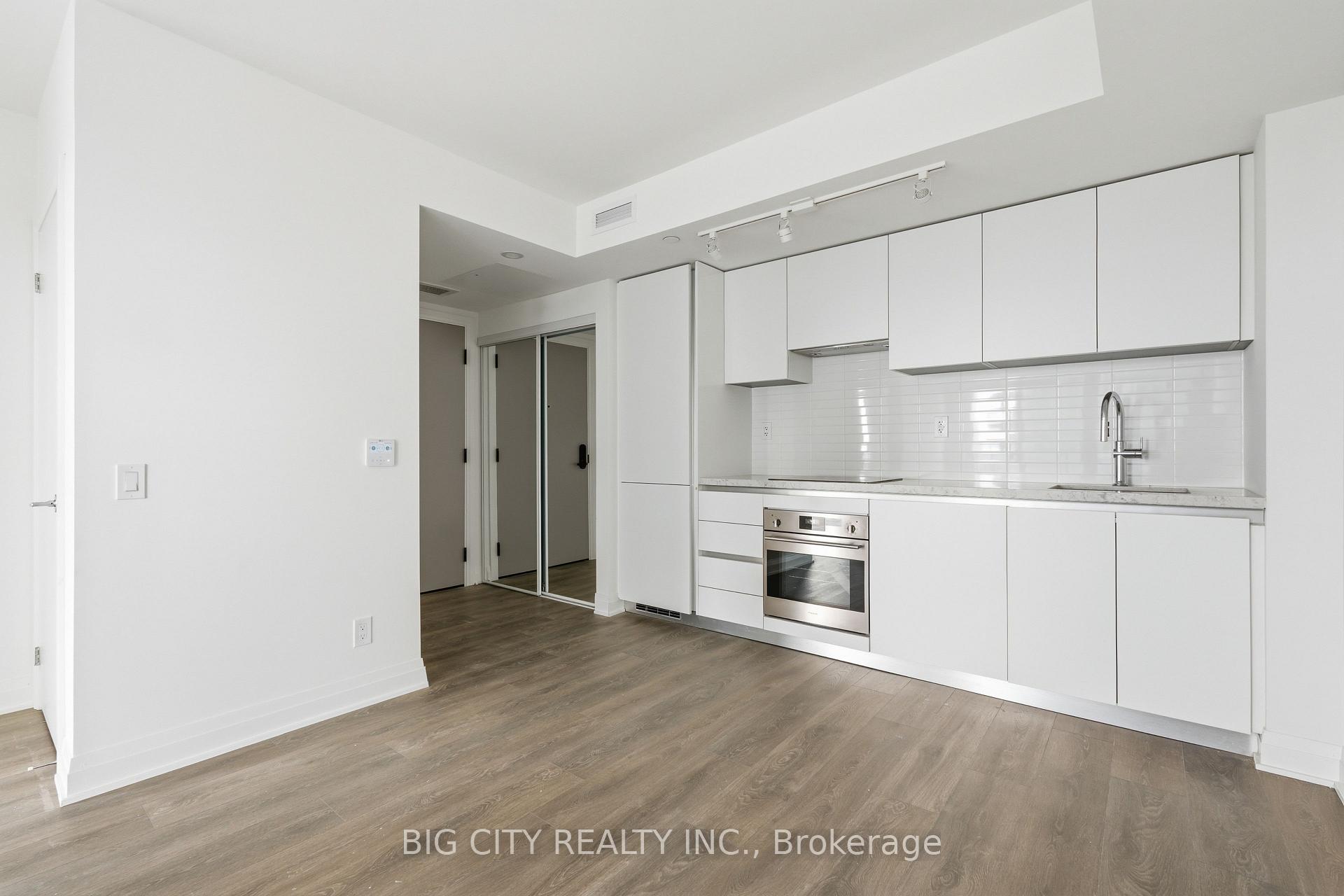 Photo 6 of Unit 1906, 25 Frederick Todd Way, Toronto, Thorncliffe Park — HOMEH