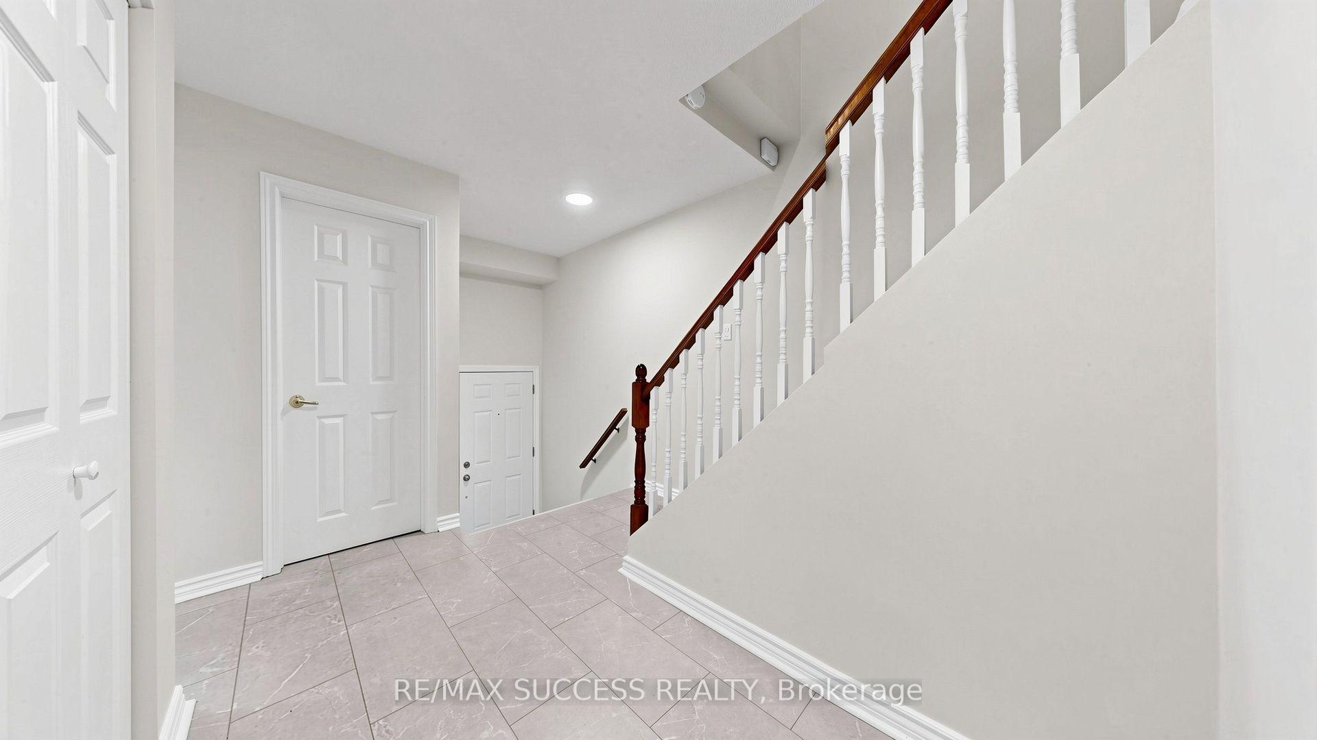 Photo 3 of Unit 44, 5536 Montevideo Road, Mississauga, Meadowvale — HOMEH