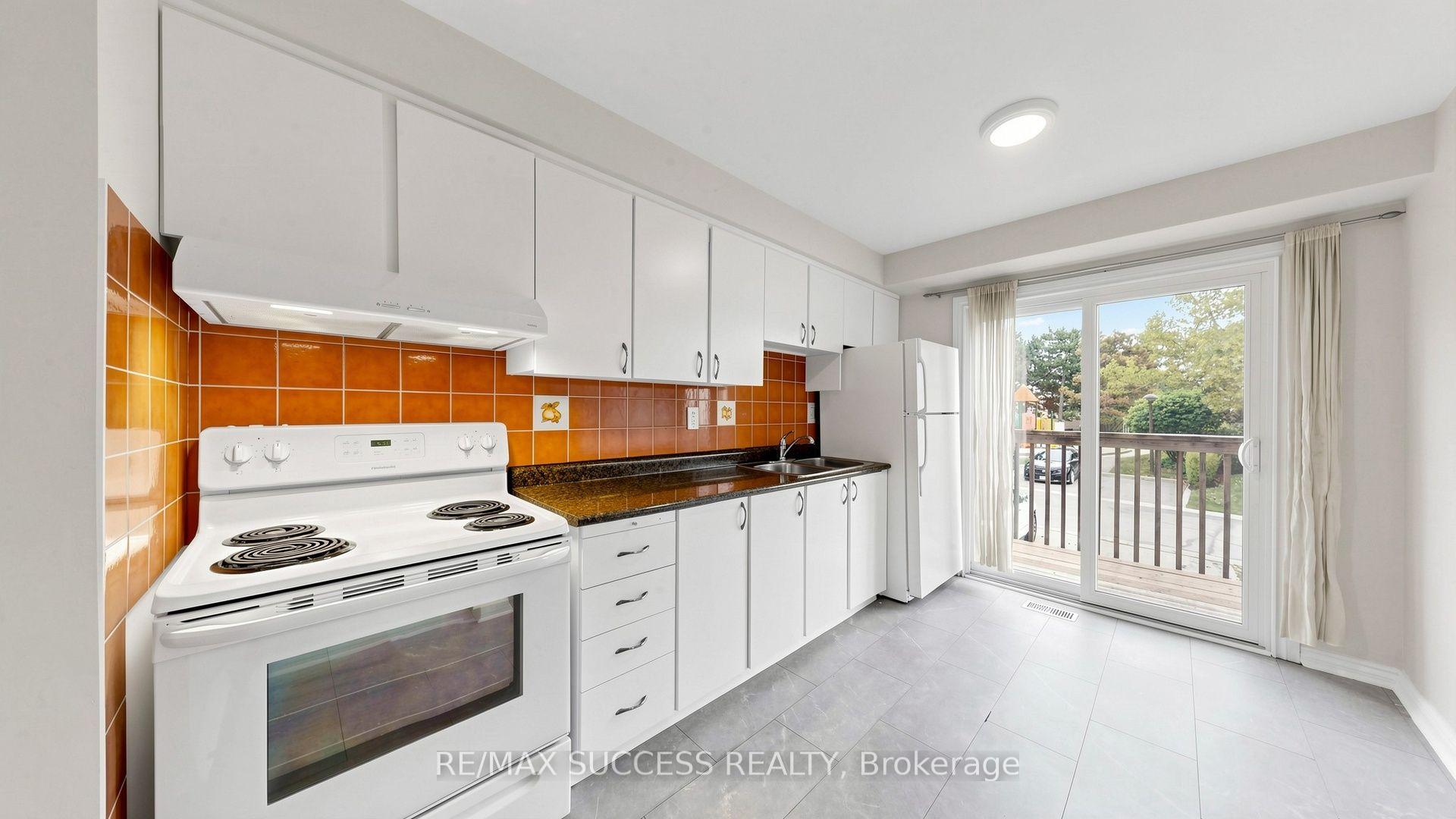 Photo 5 of Unit 44, 5536 Montevideo Road, Mississauga, Meadowvale — HOMEH