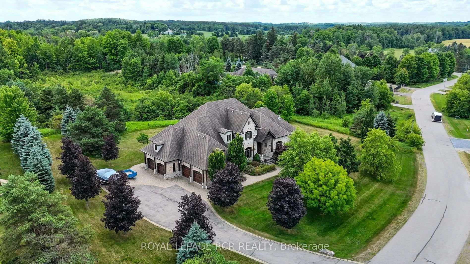 Photo 2 of 7 Proctor Avenue, Caledon, Rural Caledon — HOMEH