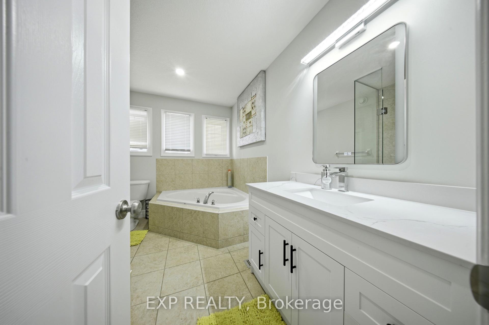 Photo 24 of 167 Broadoaks Drive, Cambridge, Little's Corners — HOMEH