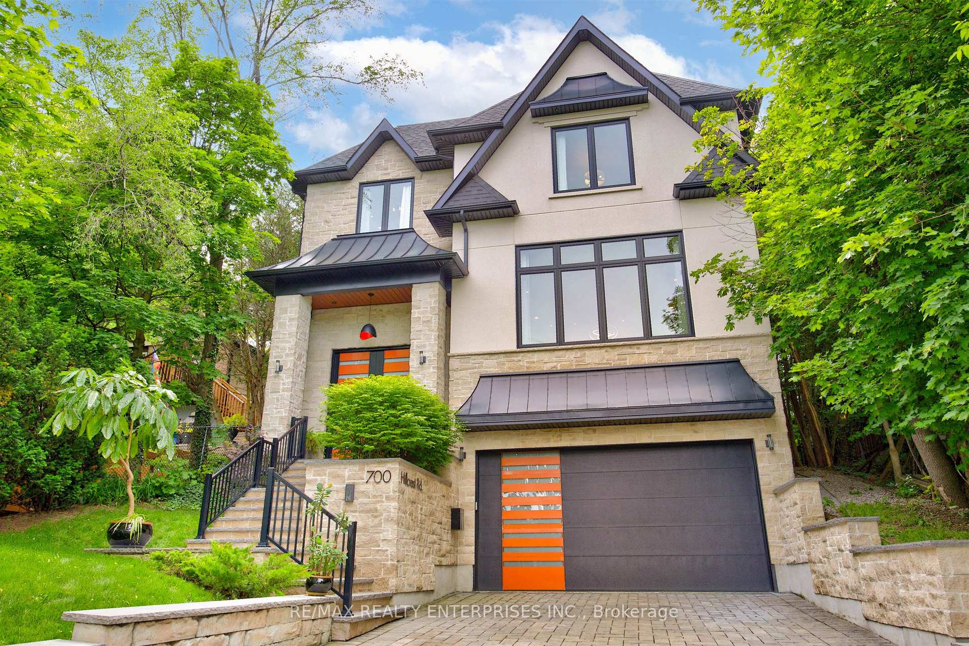 Photo 2 of 700 Hillcrest Road, Pickering, West Shore — HOMEH