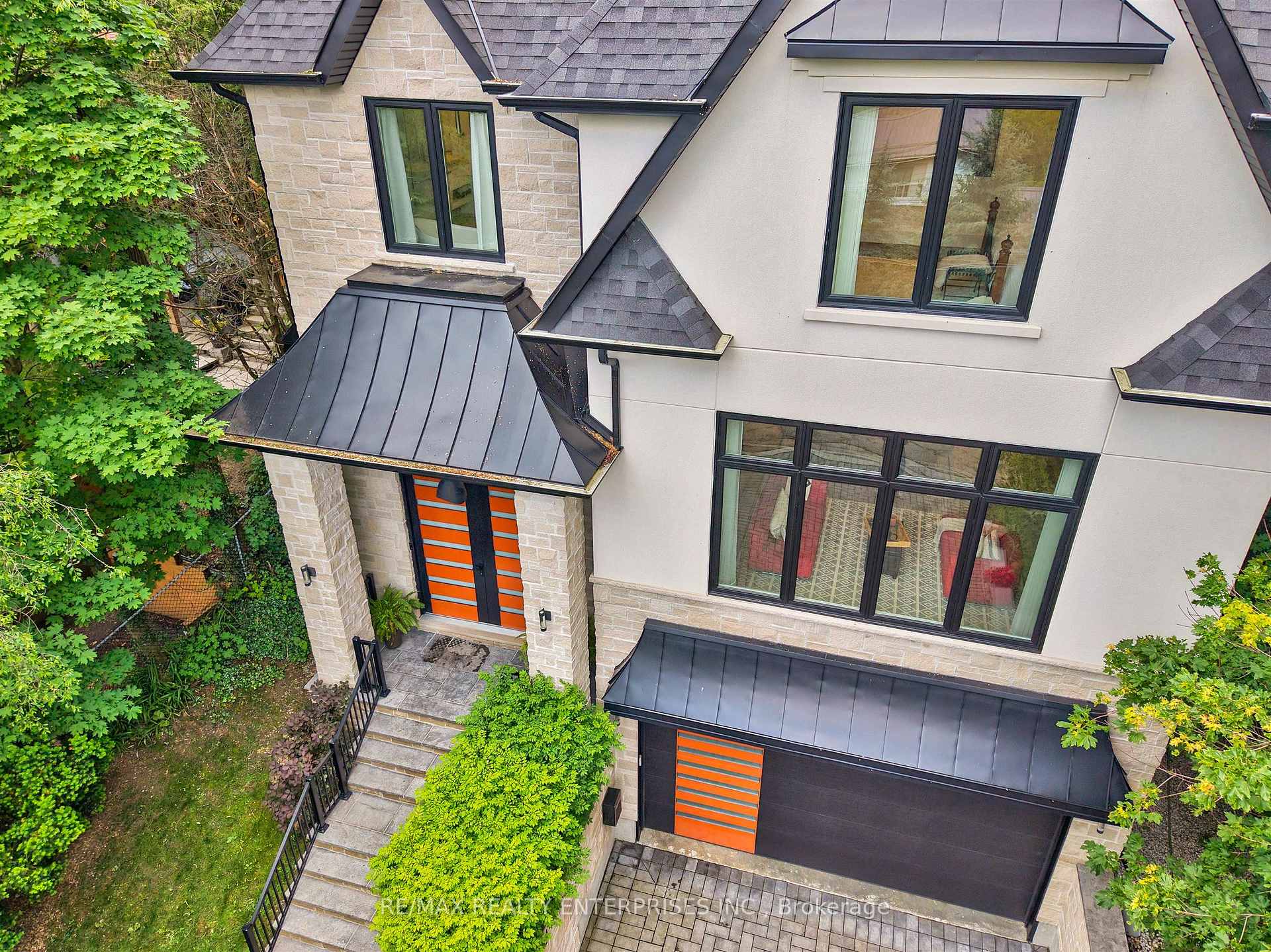 Photo 4 of 700 Hillcrest Road, Pickering, West Shore — HOMEH