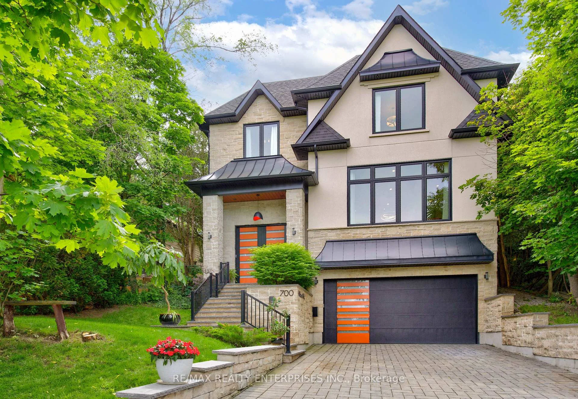 Photo 3 of 700 Hillcrest Road, Pickering, West Shore — HOMEH