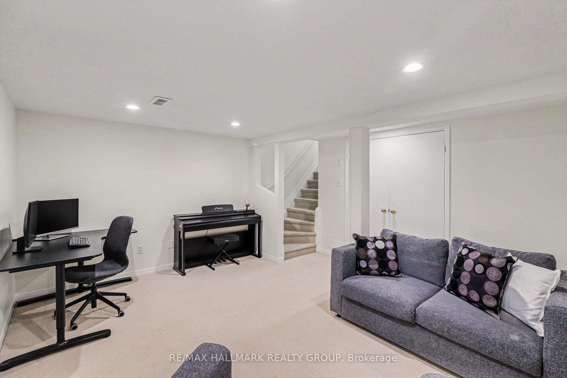 Photo 20 of 4342 Meadowvale Lane, Ottawa, Pineview — HOMEH