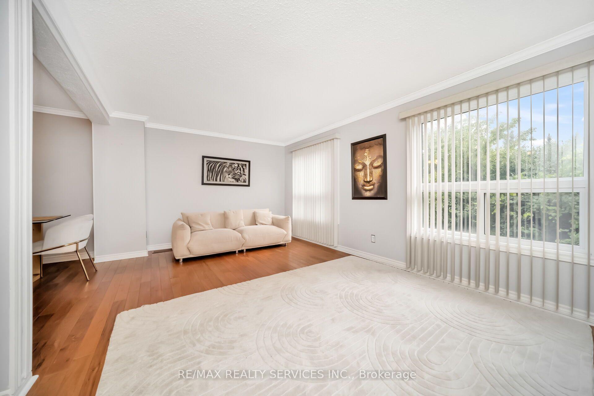 Photo 9 of Unit 68, 68 Baronwood Court, Brampton, Brampton North — HOMEH