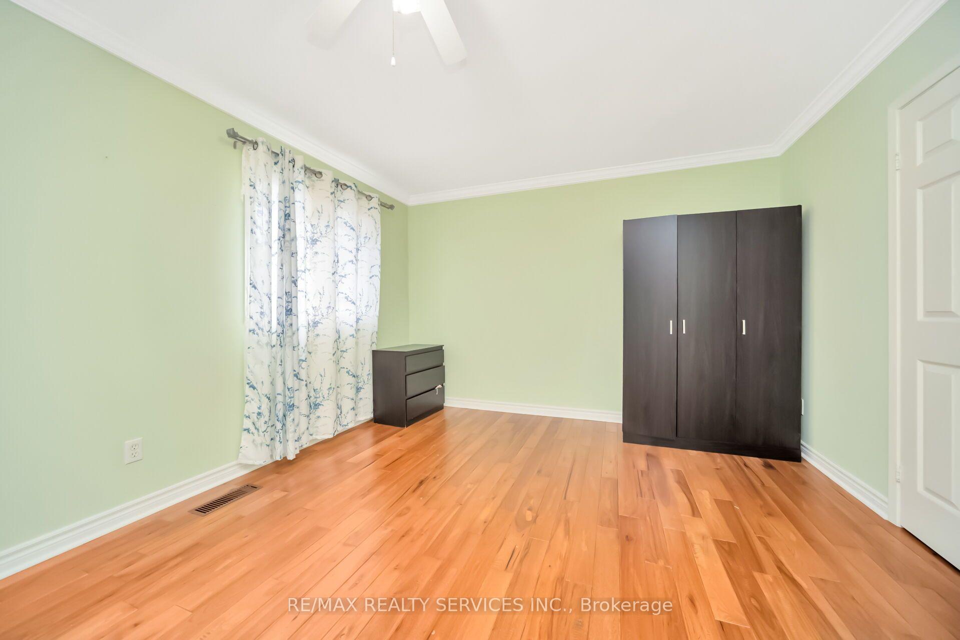 Photo 21 of Unit 68, 68 Baronwood Court, Brampton, Brampton North — HOMEH