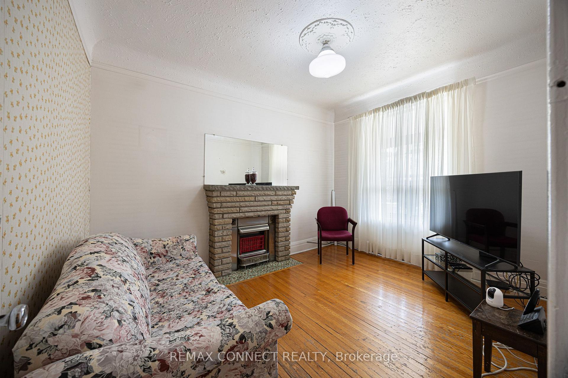 Photo 6 of 60 Hazelwood Avenue, Toronto, Blake-Jones — HOMEH