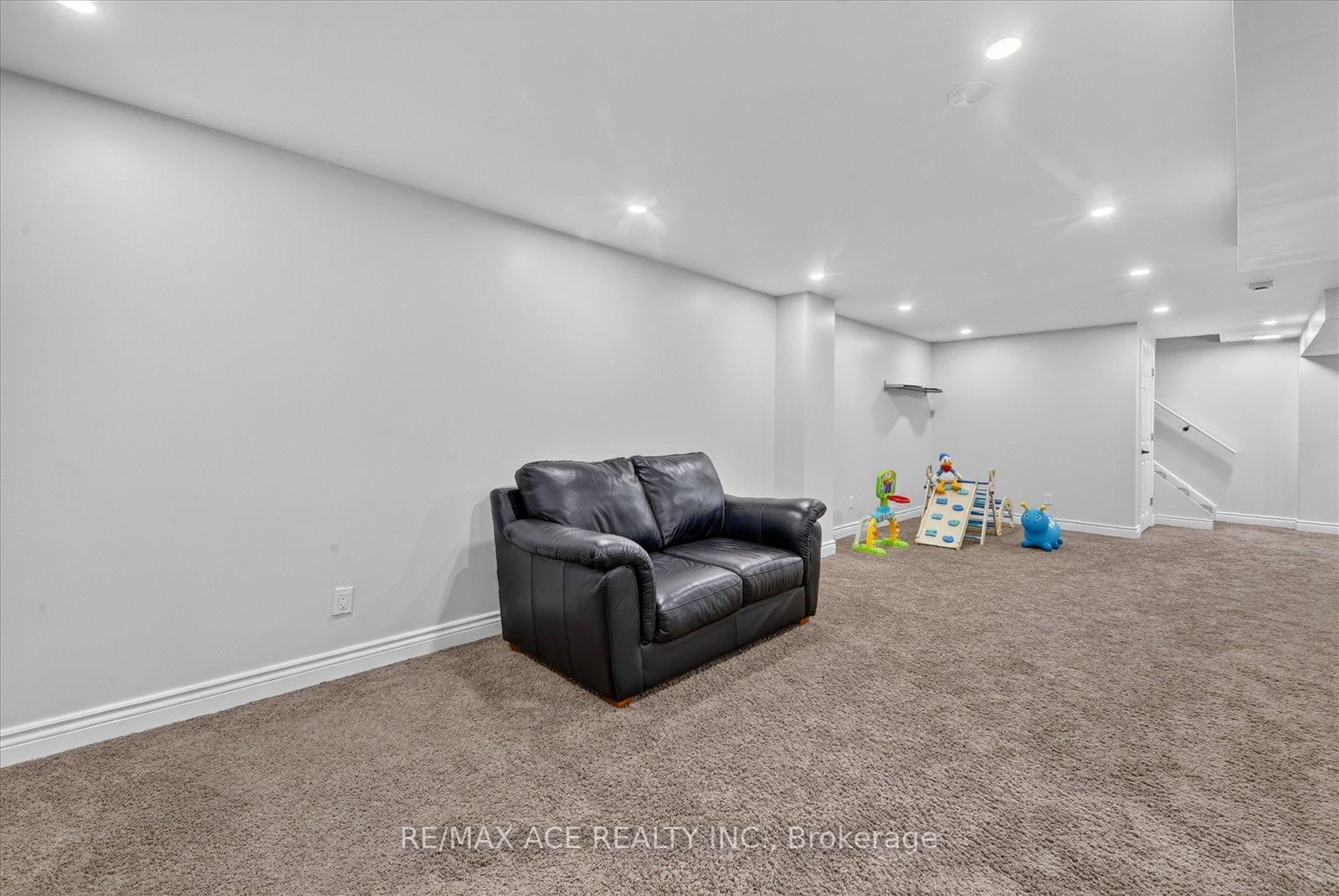 Photo 38 of 86 Solmar Avenue, Whitby, Taunton North — HOMEH