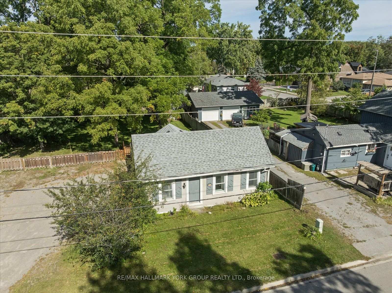 Photo 2 of 28 St James Street, Georgina, Sutton & Jackson's Point — HOMEH
