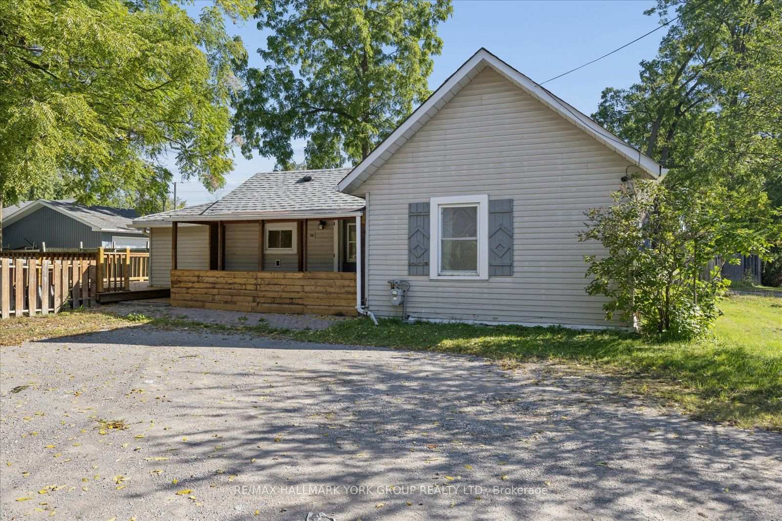 Photo 5 of 28 St James Street, Georgina, Sutton & Jackson's Point — HOMEH