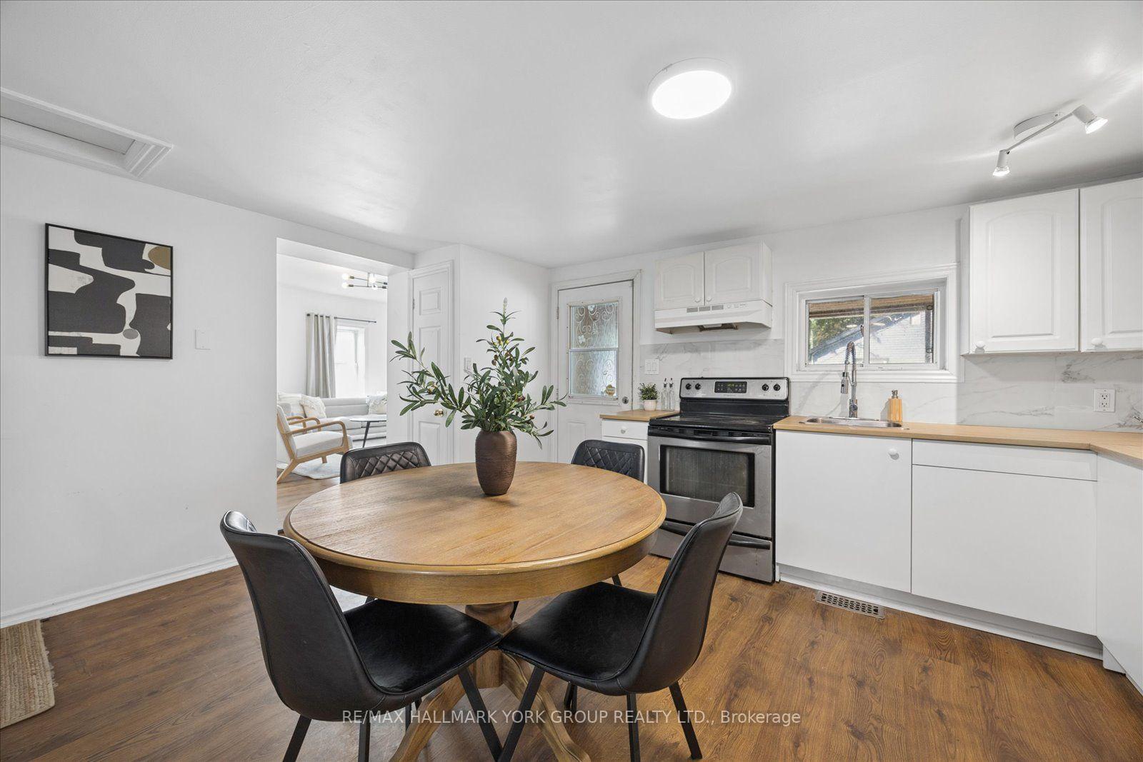 Photo 10 of 28 St James Street, Georgina, Sutton & Jackson's Point — HOMEH