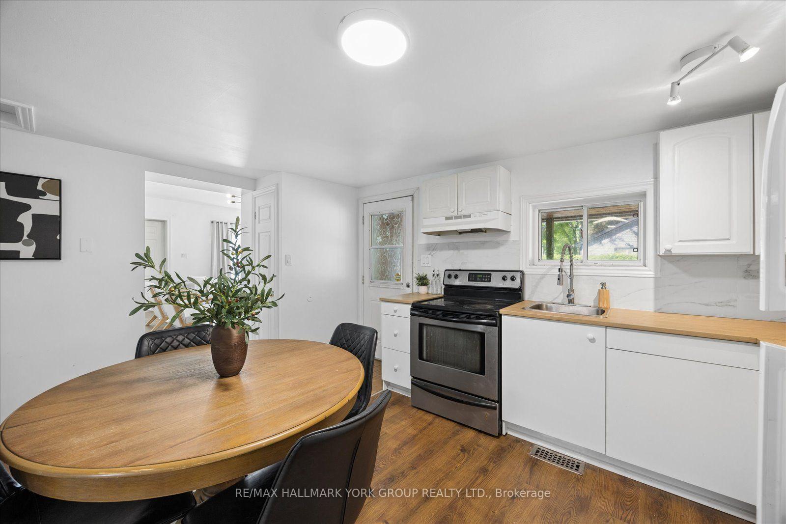 Photo 13 of 28 St James Street, Georgina, Sutton & Jackson's Point — HOMEH