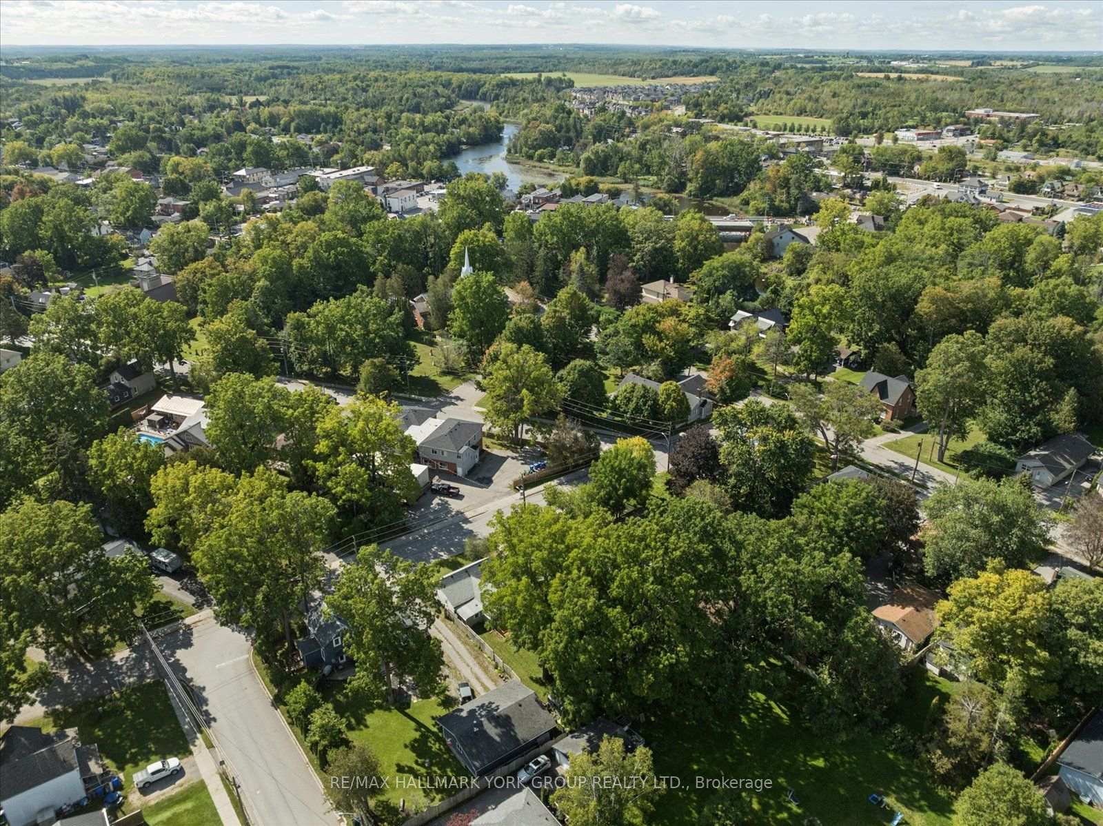 Photo 49 of 28 St James Street, Georgina, Sutton & Jackson's Point — HOMEH