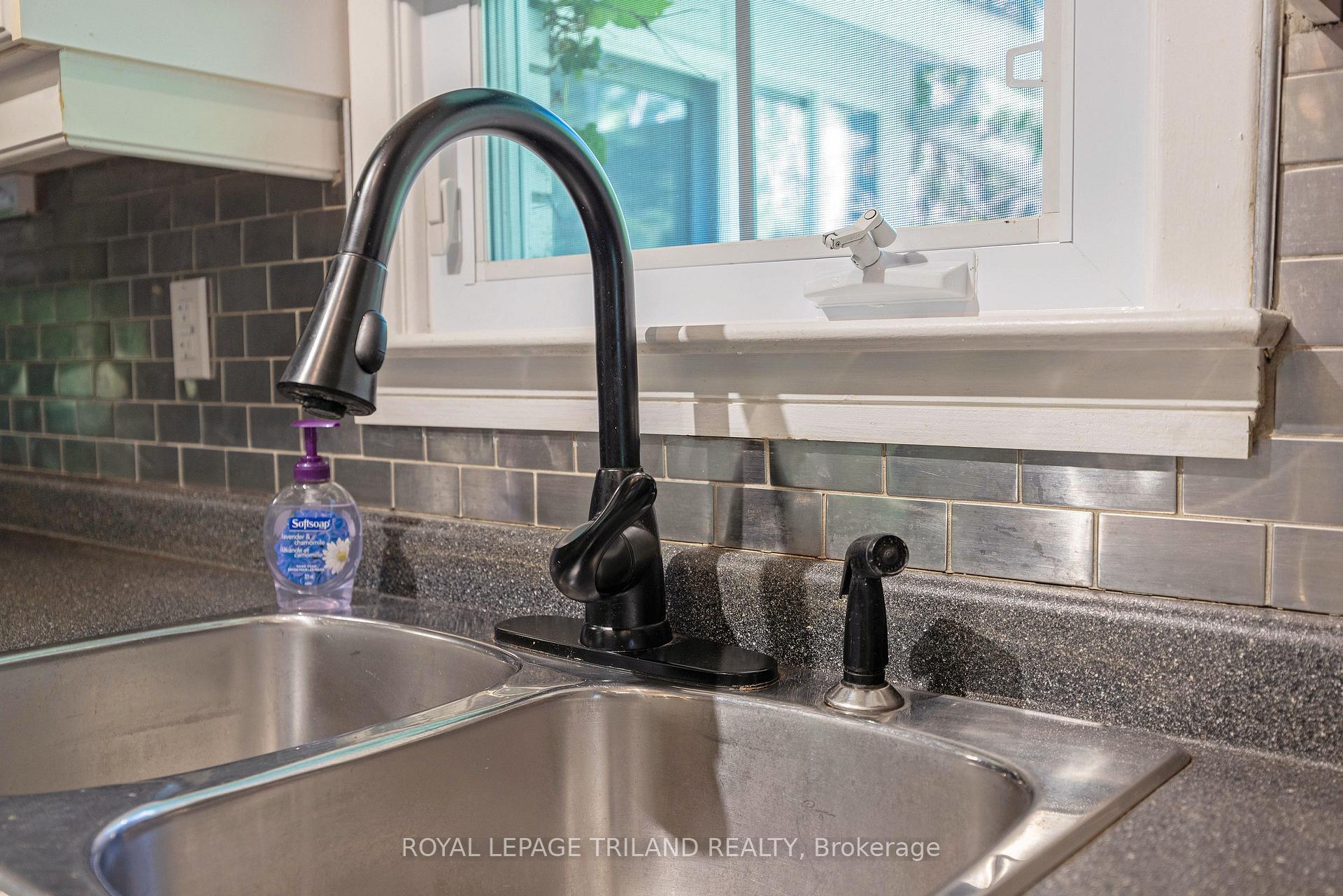 Photo 12 of 1152 Ivanhill Road, London, North L — HOMEH