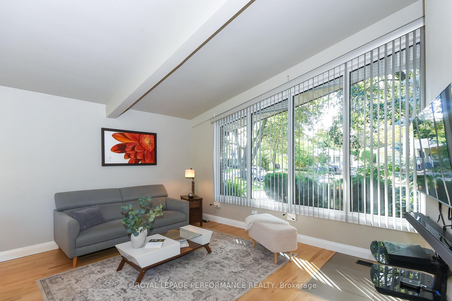 Photo 5 of 1554 Chomley Crescent, Ottawa, Riverview Park — HOMEH
