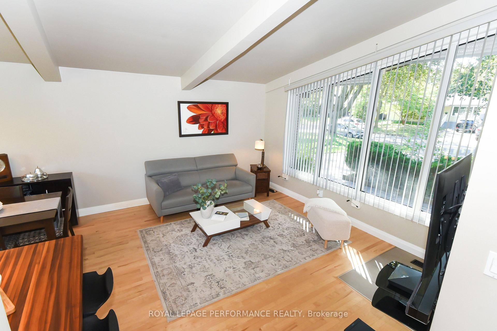 Photo 6 of 1554 Chomley Crescent, Ottawa, Riverview Park — HOMEH