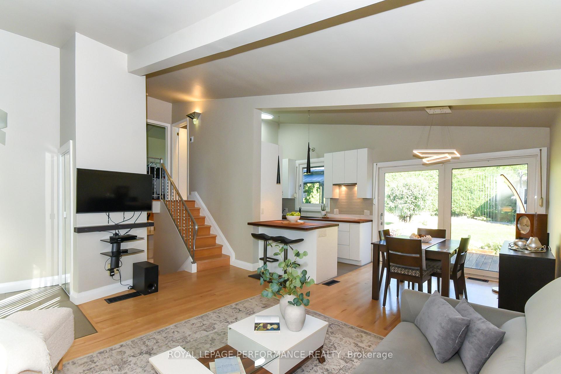 Photo 8 of 1554 Chomley Crescent, Ottawa, Riverview Park — HOMEH