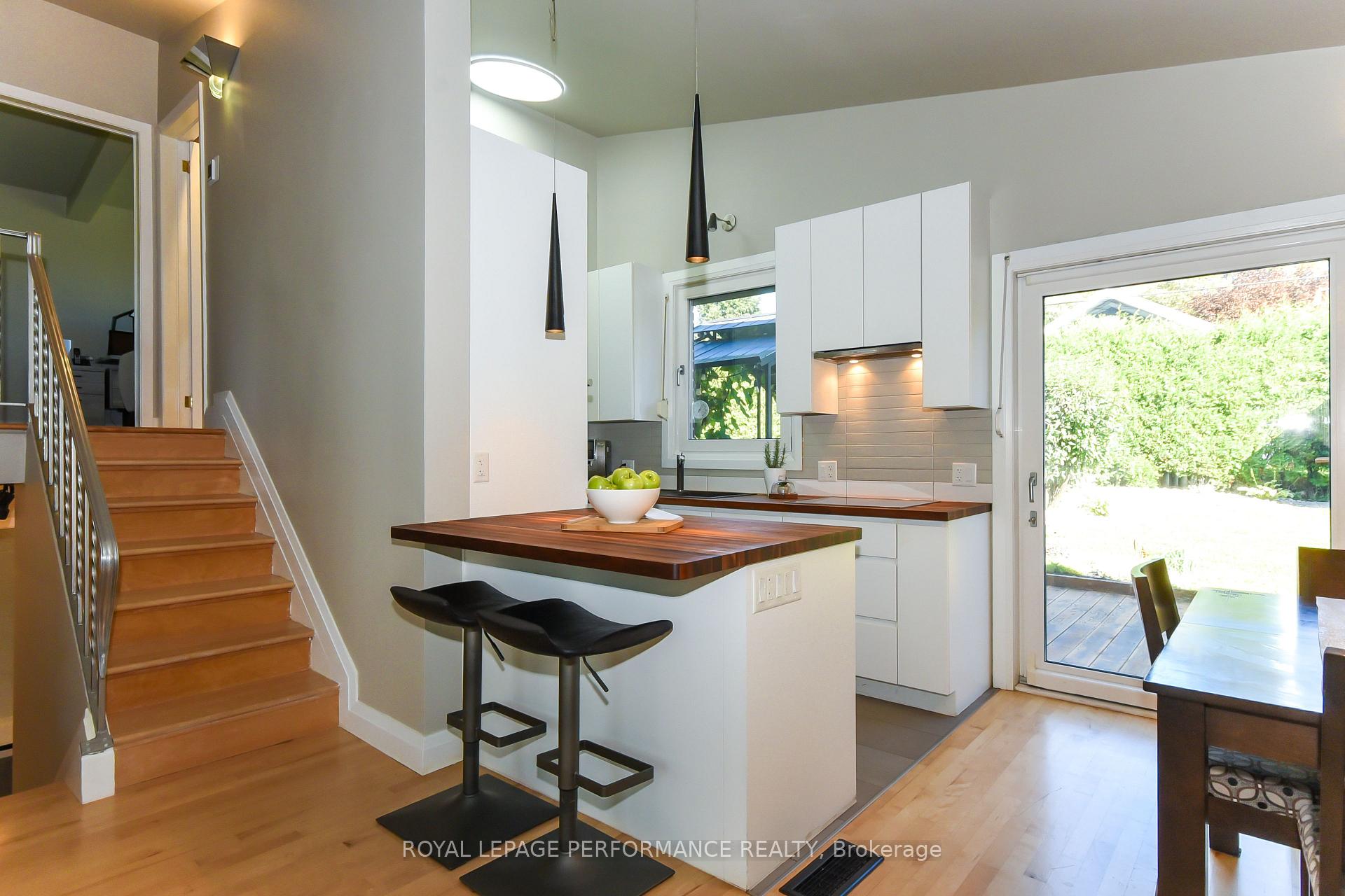 Photo 10 of 1554 Chomley Crescent, Ottawa, Riverview Park — HOMEH