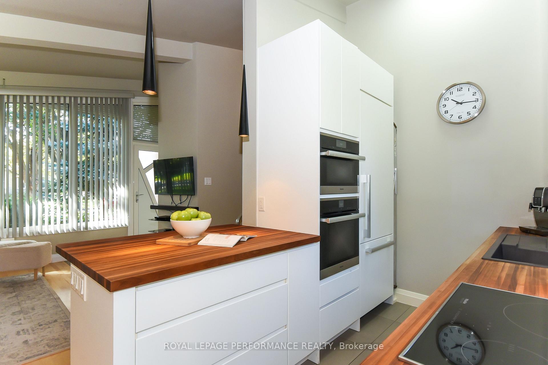 Photo 14 of 1554 Chomley Crescent, Ottawa, Riverview Park — HOMEH