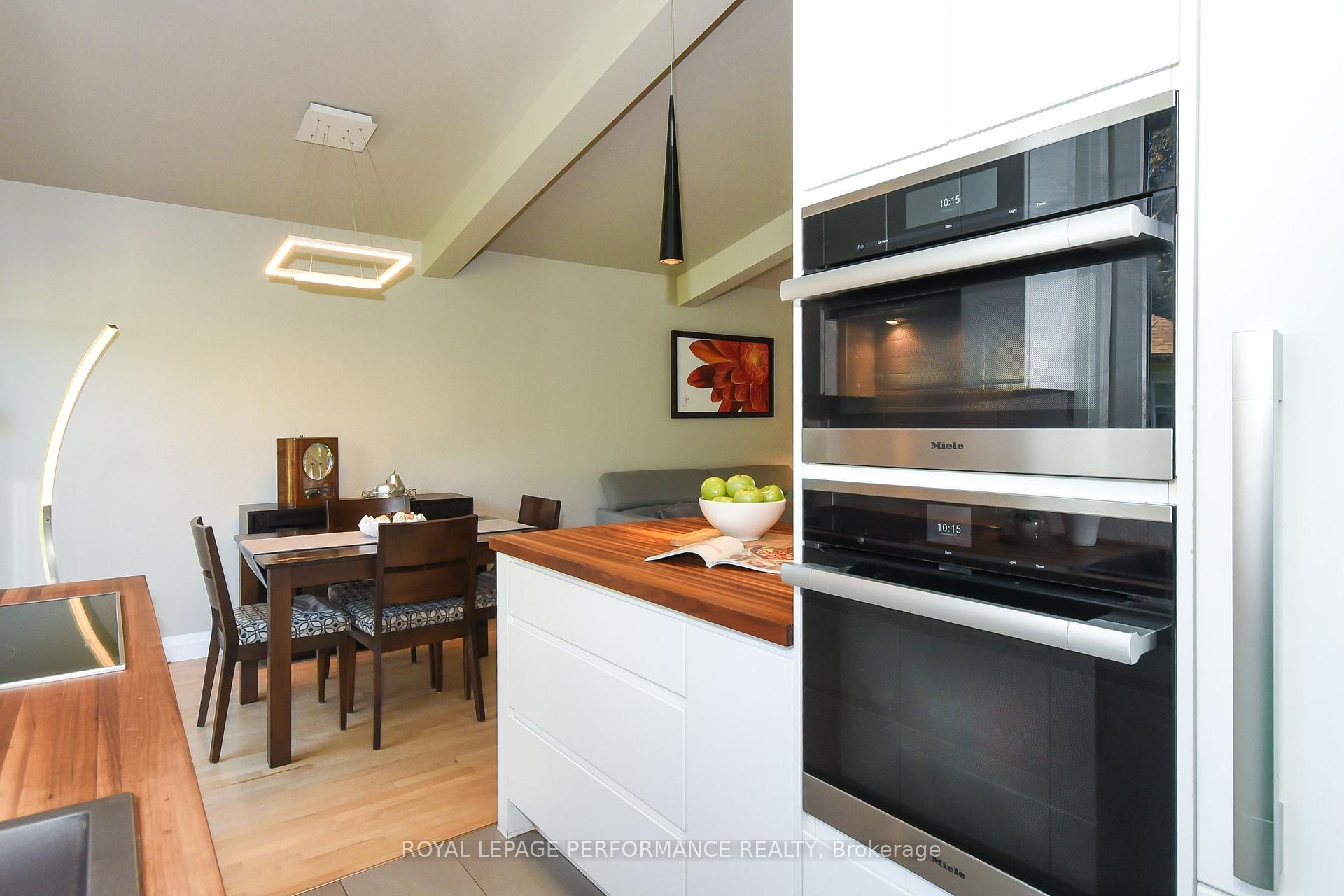 Photo 15 of 1554 Chomley Crescent, Ottawa, Riverview Park — HOMEH