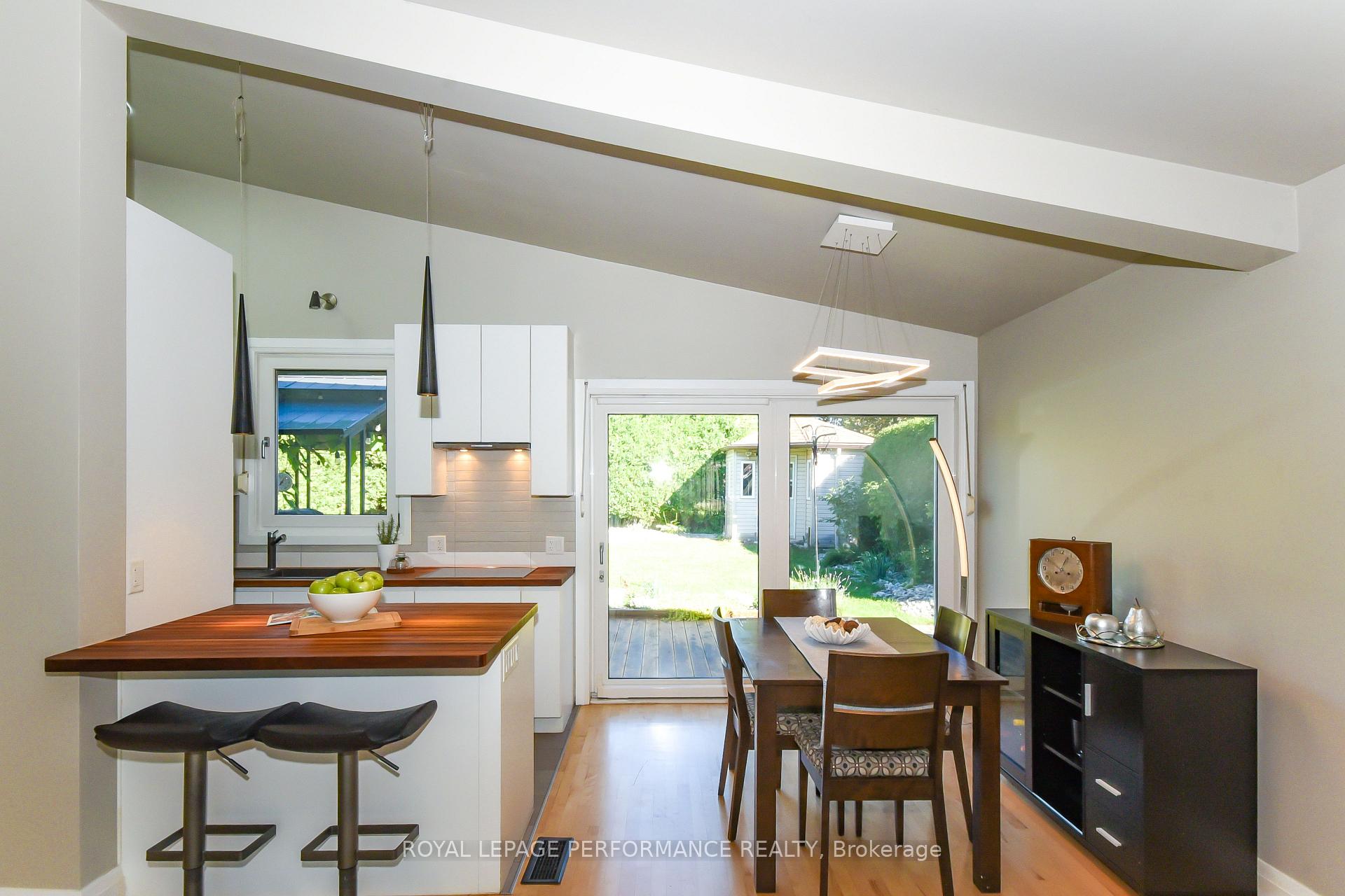Photo 16 of 1554 Chomley Crescent, Ottawa, Riverview Park — HOMEH