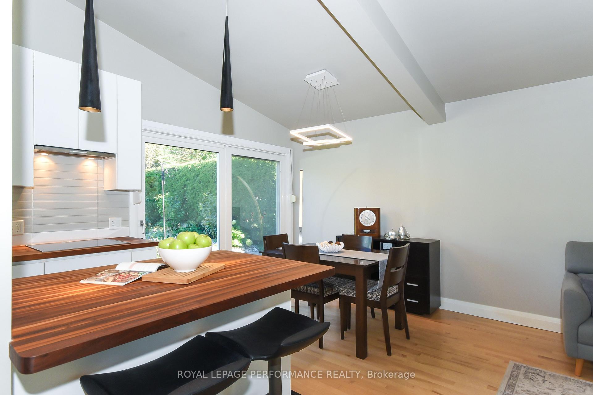 Photo 17 of 1554 Chomley Crescent, Ottawa, Riverview Park — HOMEH