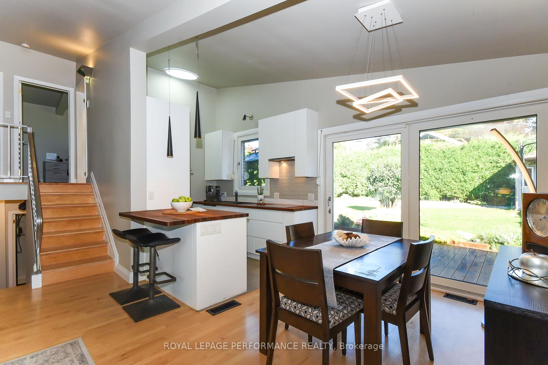 Photo 18 of 1554 Chomley Crescent, Ottawa, Riverview Park — HOMEH