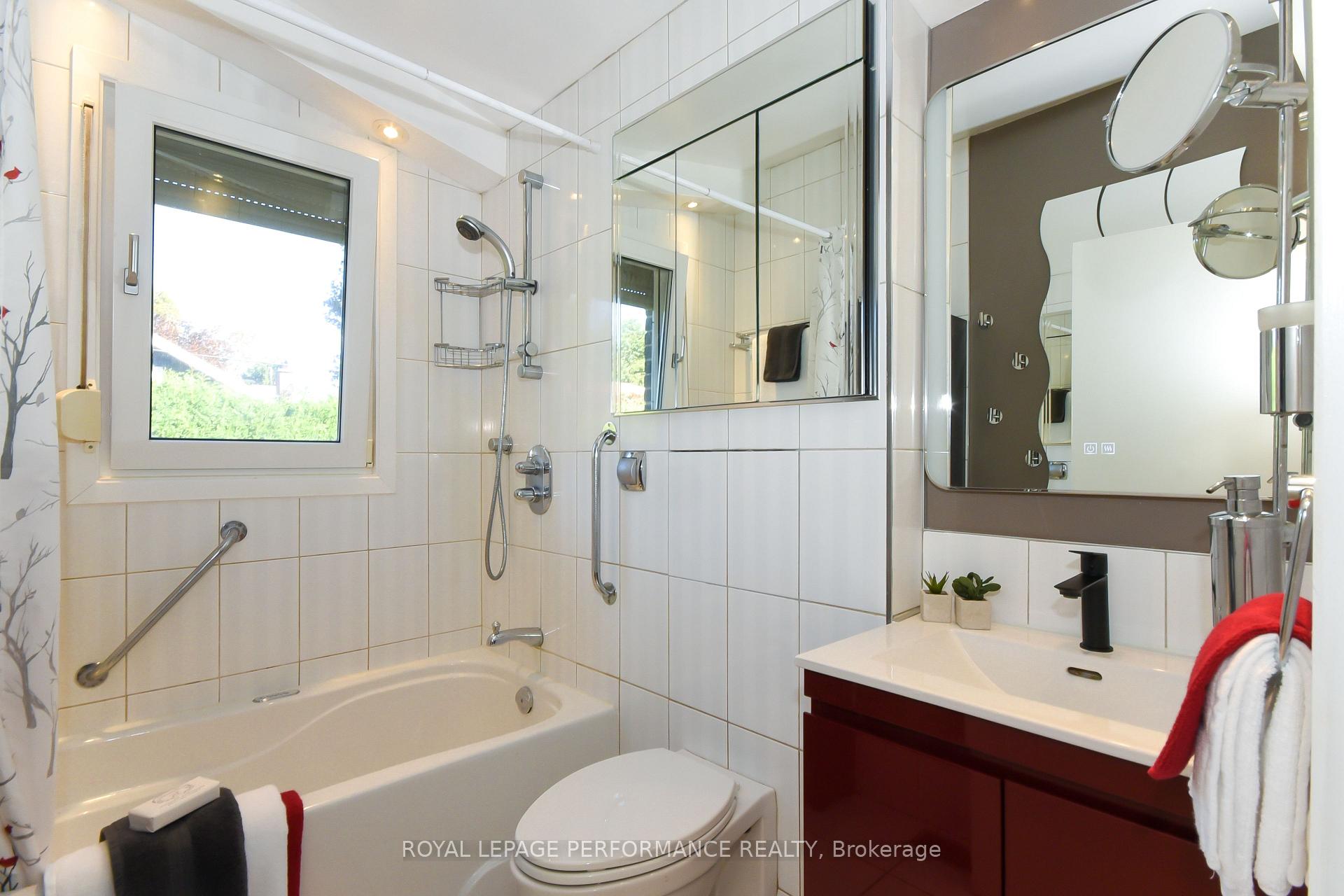 Photo 25 of 1554 Chomley Crescent, Ottawa, Riverview Park — HOMEH