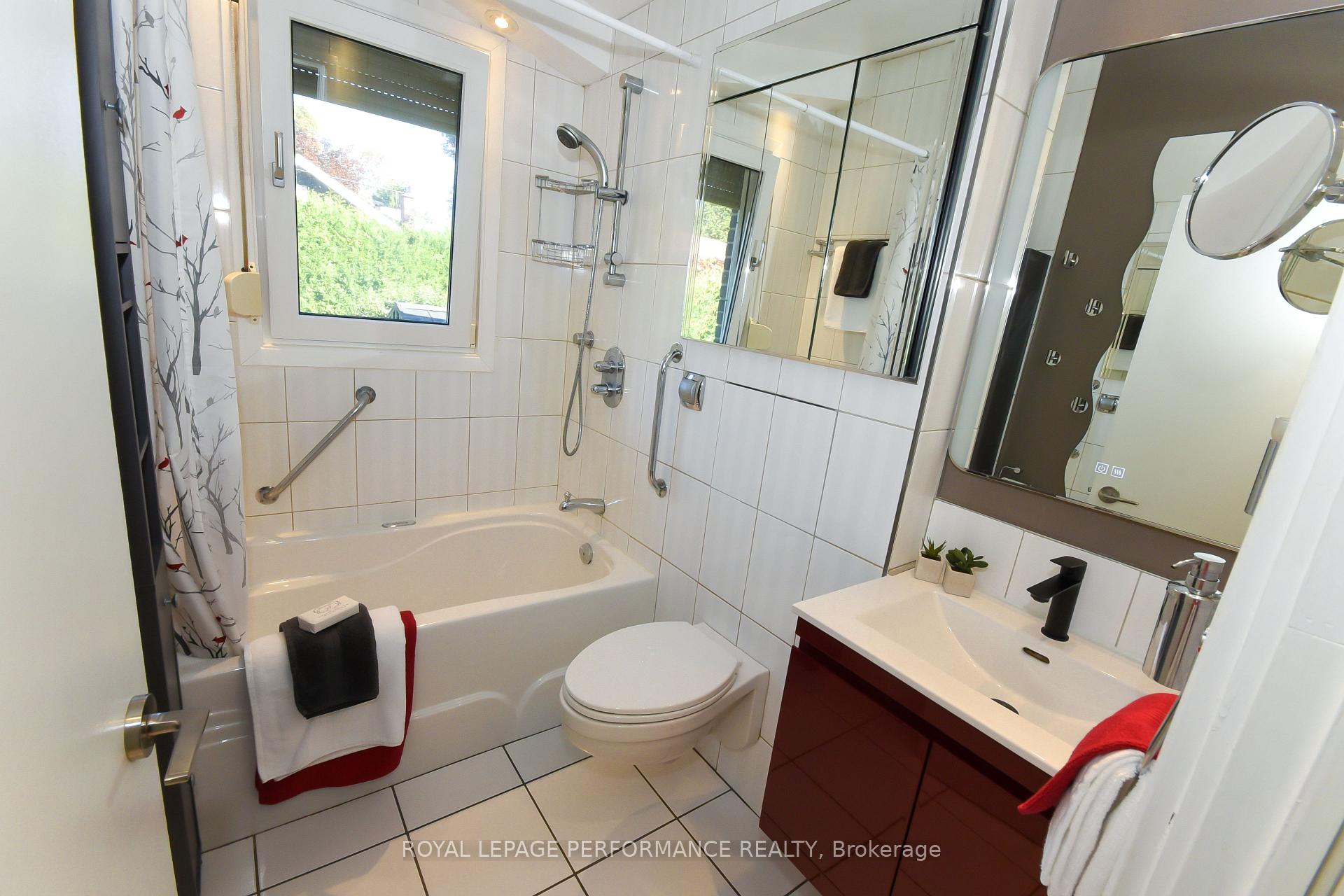 Photo 26 of 1554 Chomley Crescent, Ottawa, Riverview Park — HOMEH