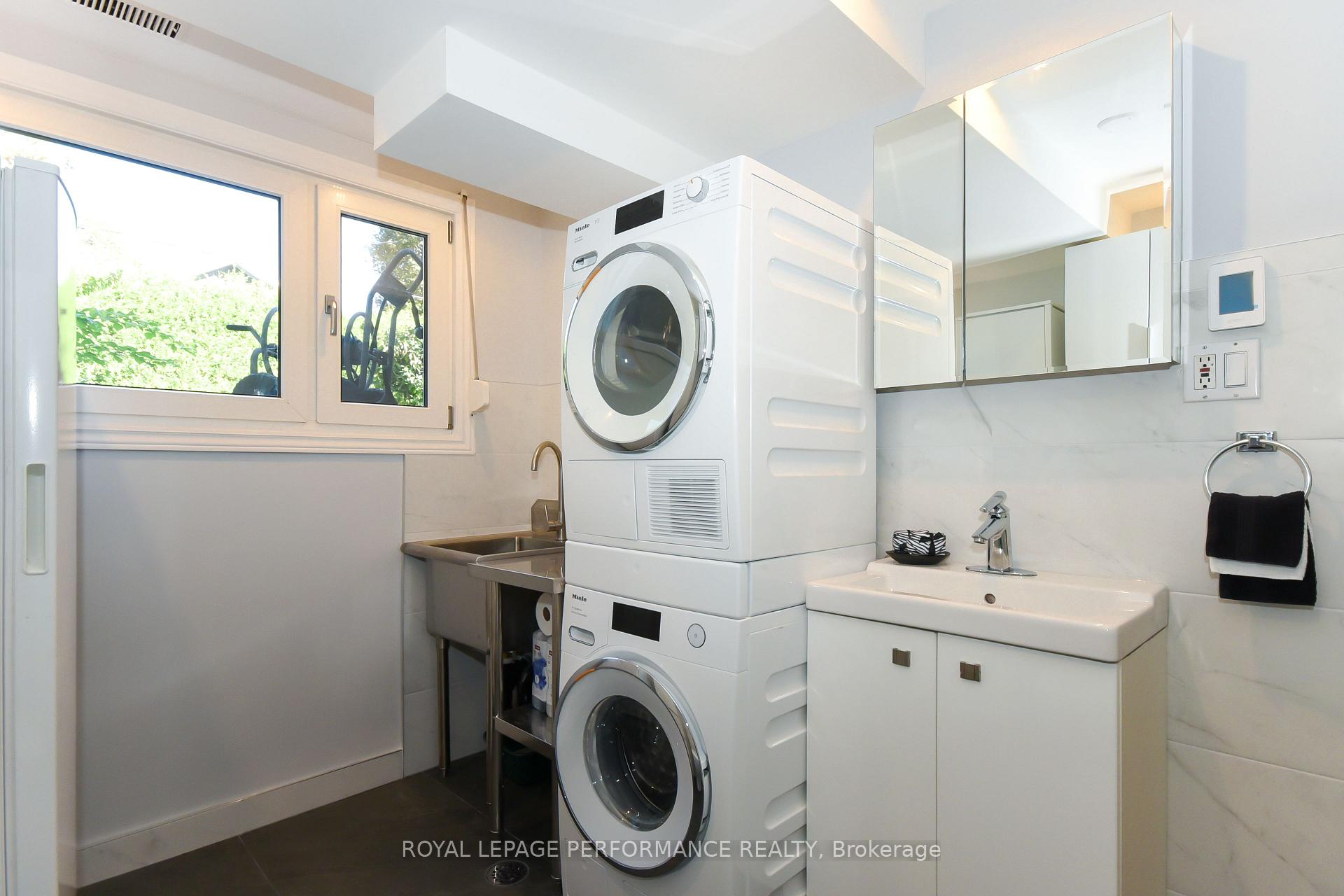 Photo 30 of 1554 Chomley Crescent, Ottawa, Riverview Park — HOMEH