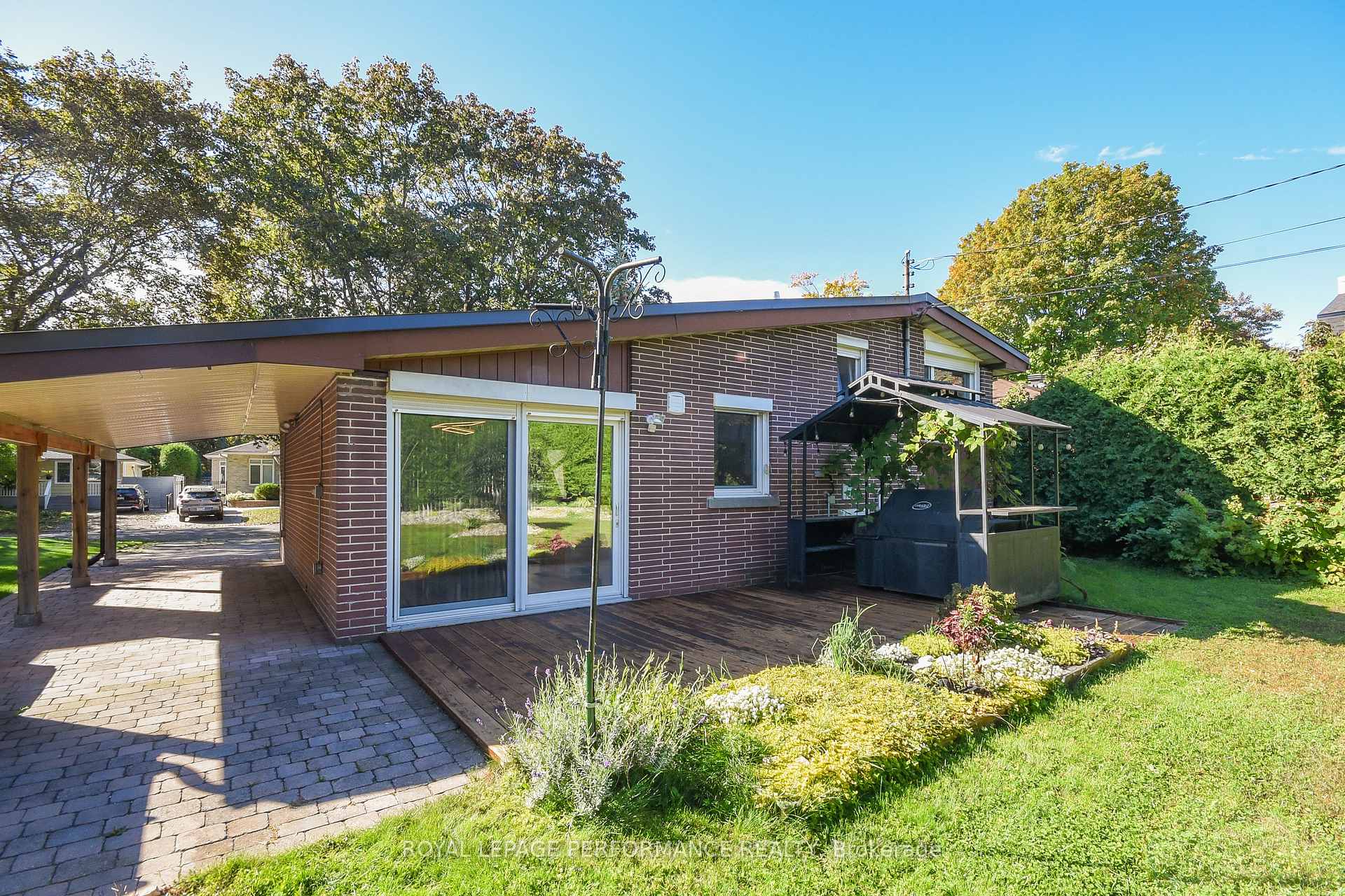 Photo 35 of 1554 Chomley Crescent, Ottawa, Riverview Park — HOMEH