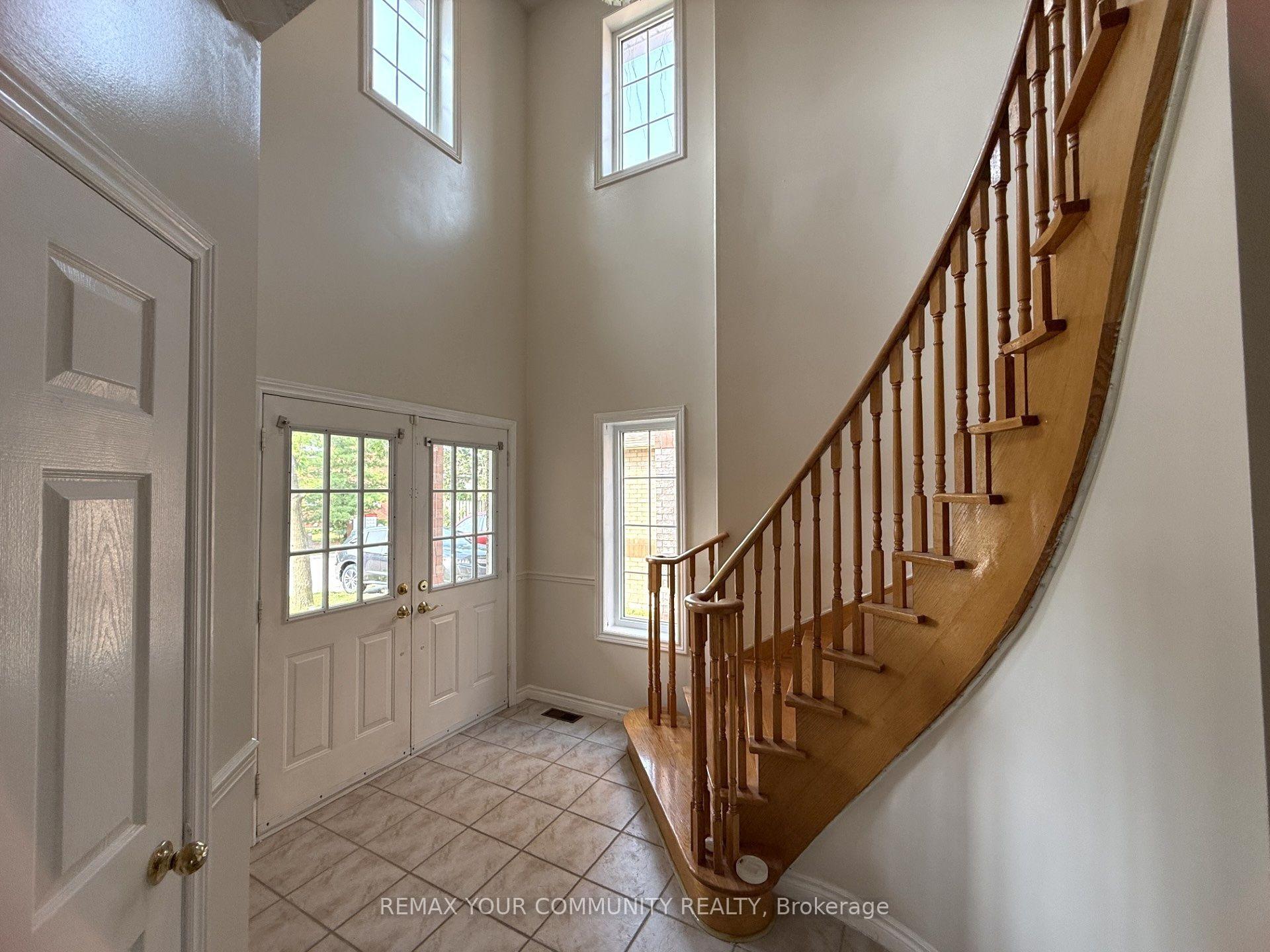 Photo 2 of Unit 9, 530 Driftcurrent Drive, Mississauga, Hurontario — HOMEH