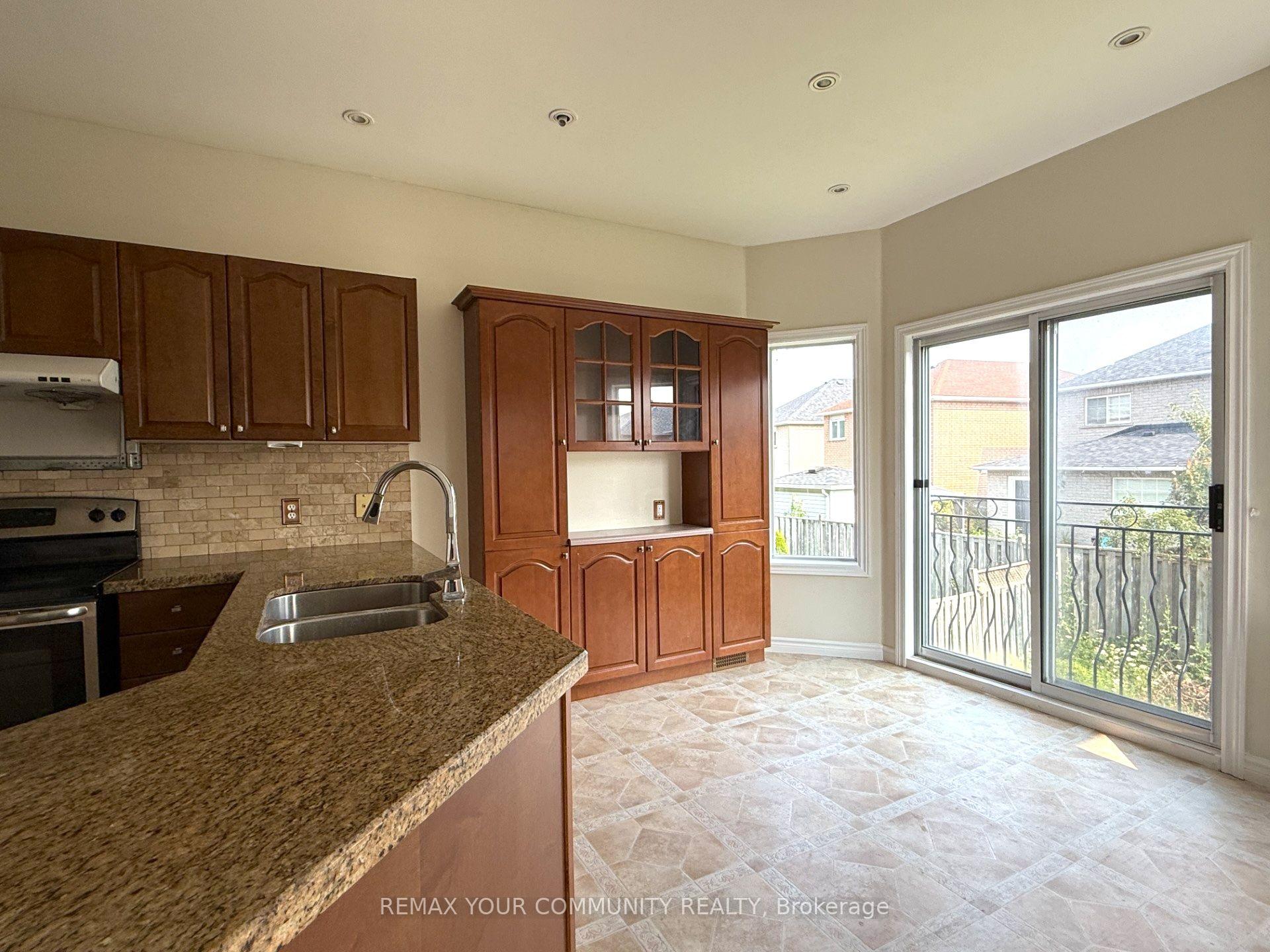 Photo 6 of Unit 9, 530 Driftcurrent Drive, Mississauga, Hurontario — HOMEH