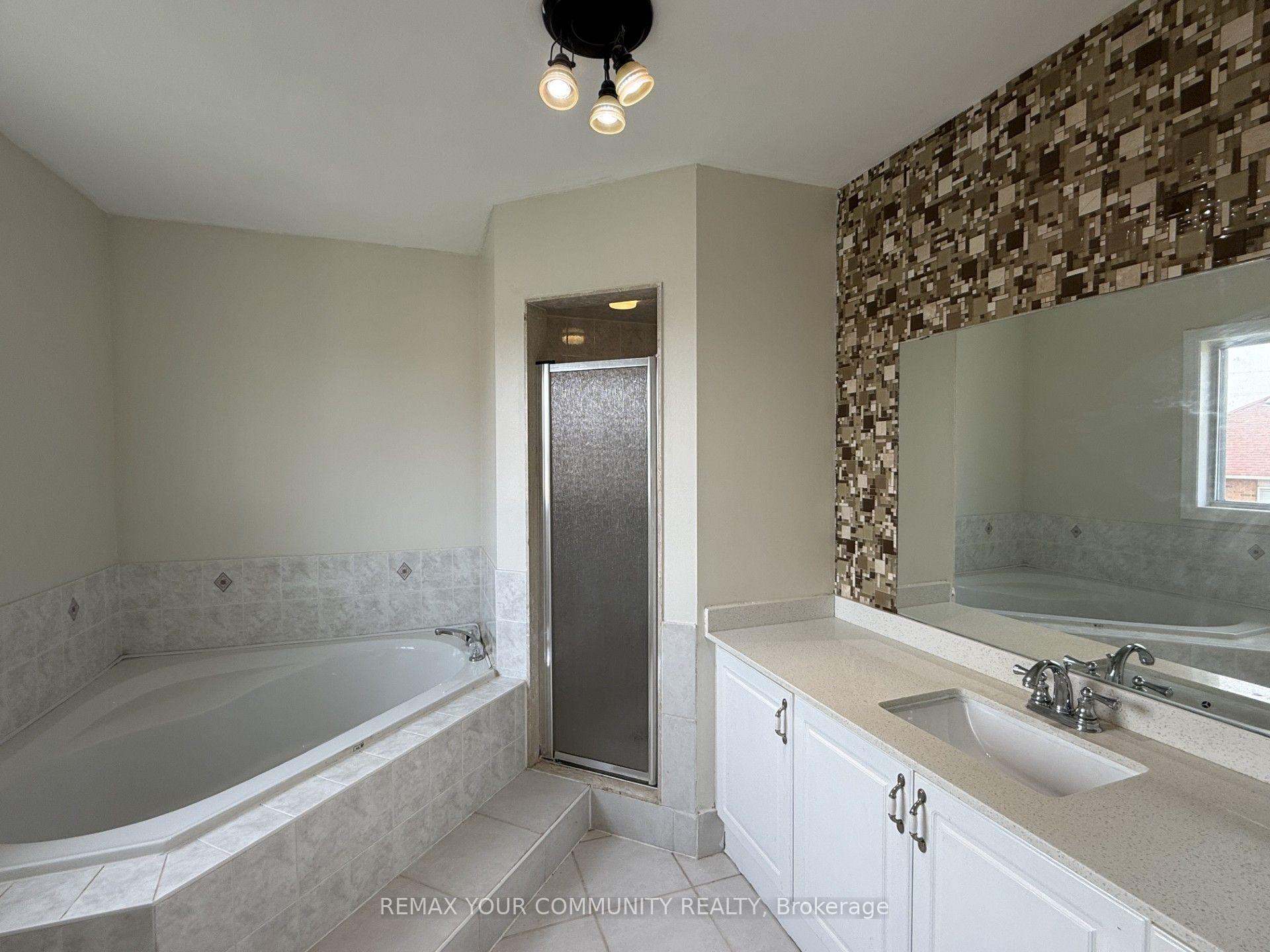 Photo 13 of Unit 9, 530 Driftcurrent Drive, Mississauga, Hurontario — HOMEH