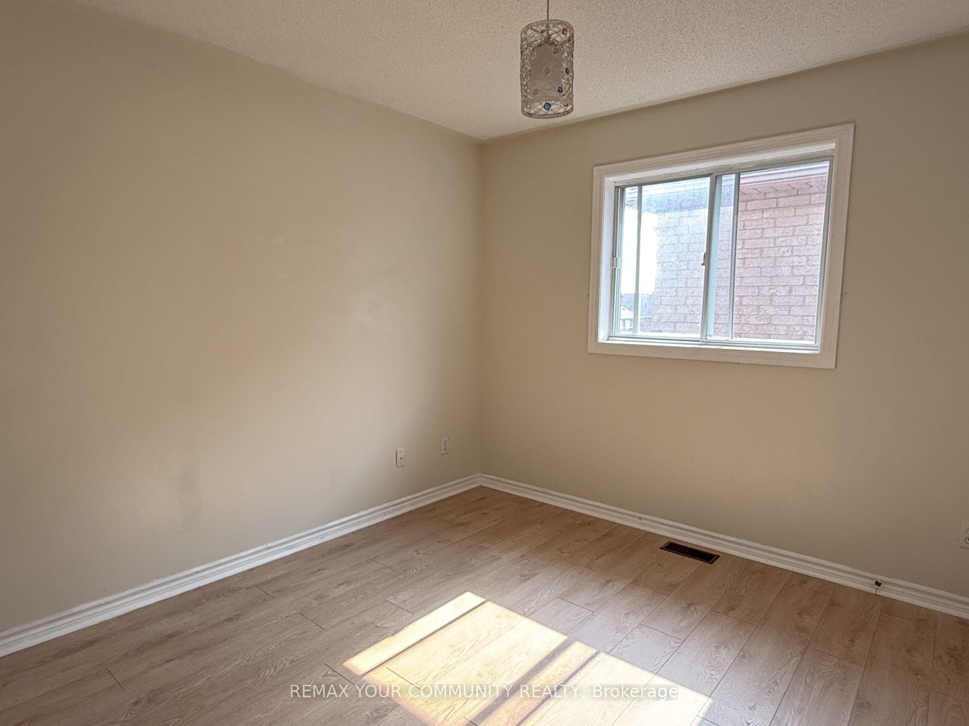Photo 15 of Unit 9, 530 Driftcurrent Drive, Mississauga, Hurontario — HOMEH