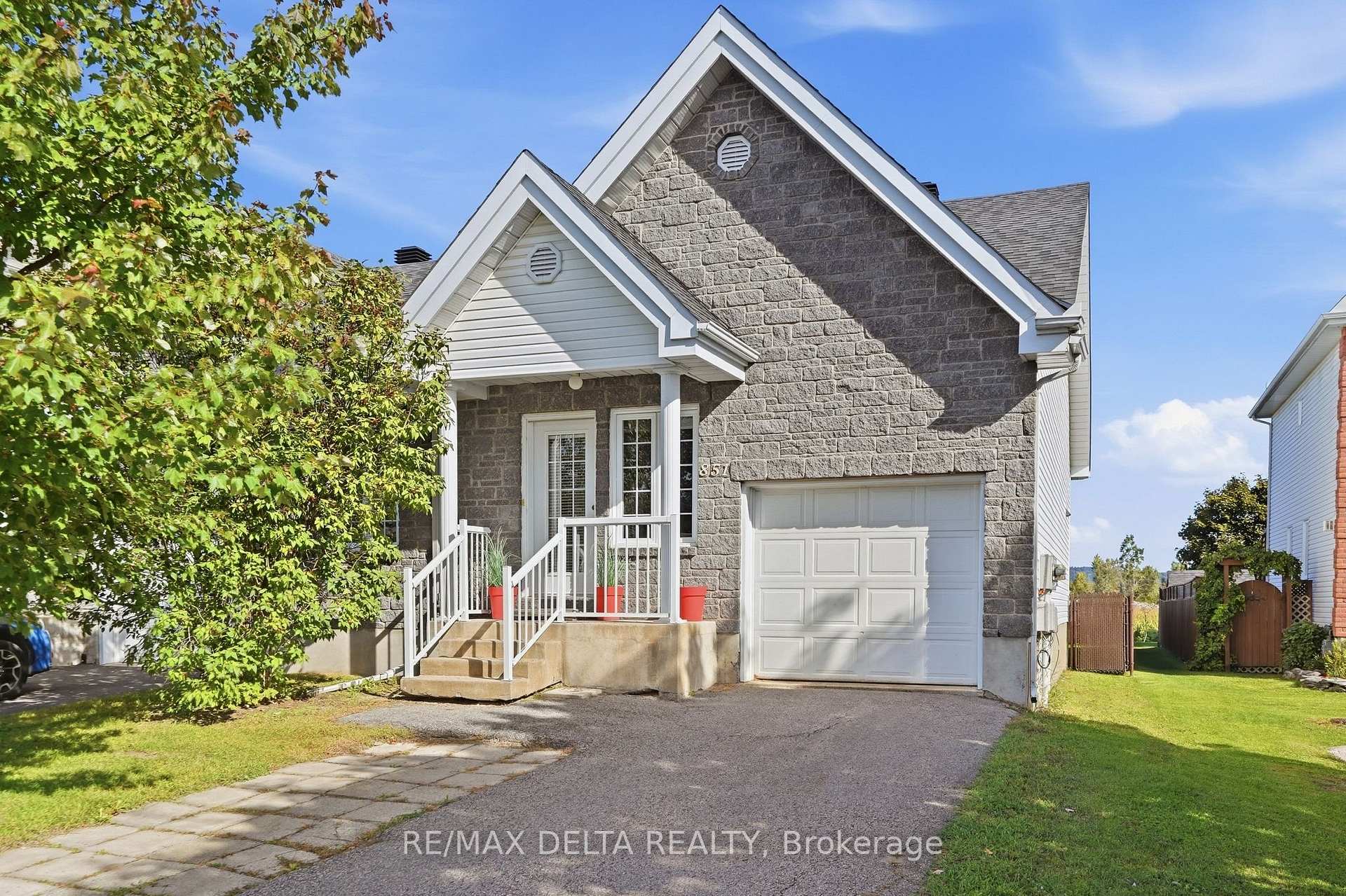 Photo of 851 Nelson Street W