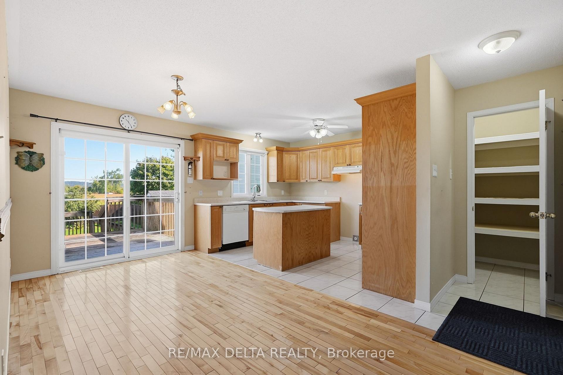 Photo 11 of 851 Nelson Street W, Hawkesbury, Hawkesbury — HOMEH
