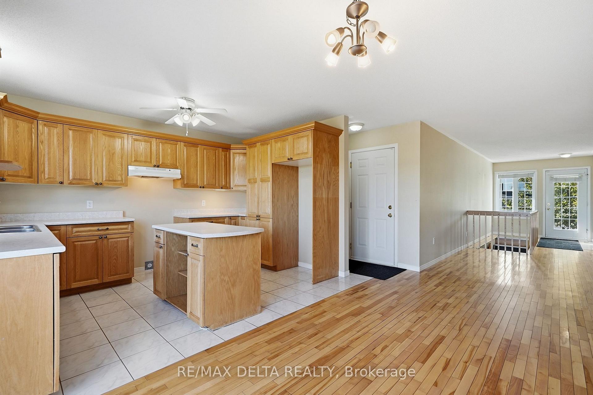 Photo 12 of 851 Nelson Street W, Hawkesbury, Hawkesbury — HOMEH