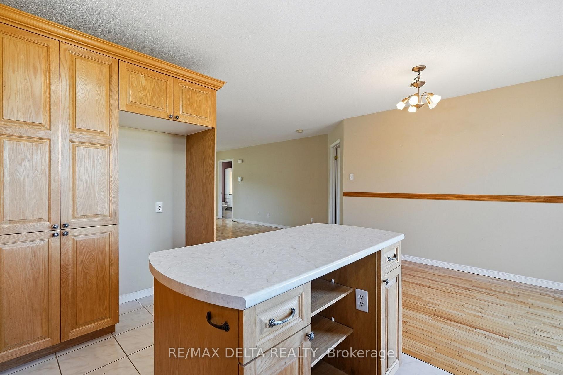 Photo 14 of 851 Nelson Street W, Hawkesbury, Hawkesbury — HOMEH