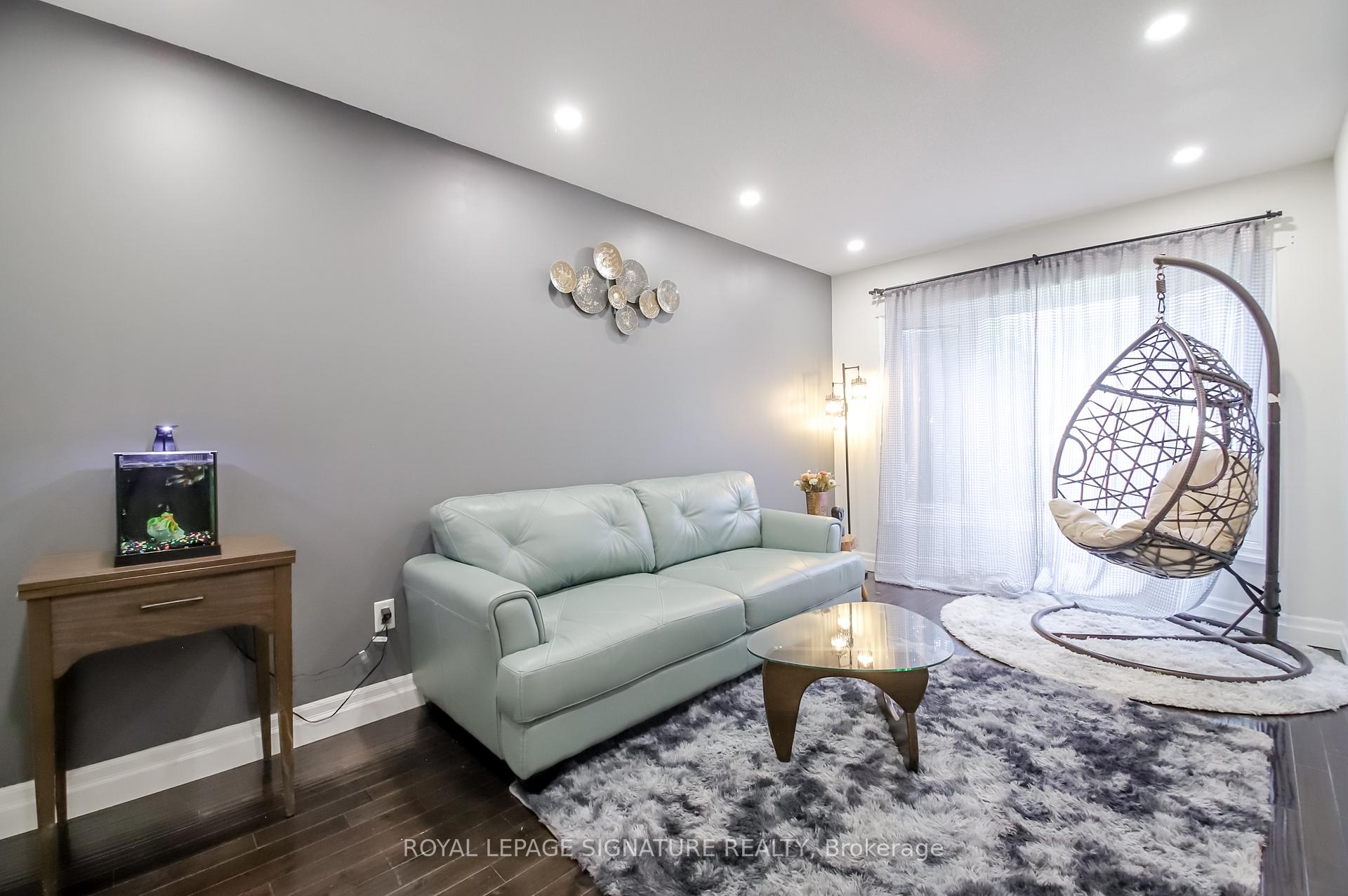 Photo 13 of 4 Upland Drive, Whitby, Blue Grass Meadows — HOMEH