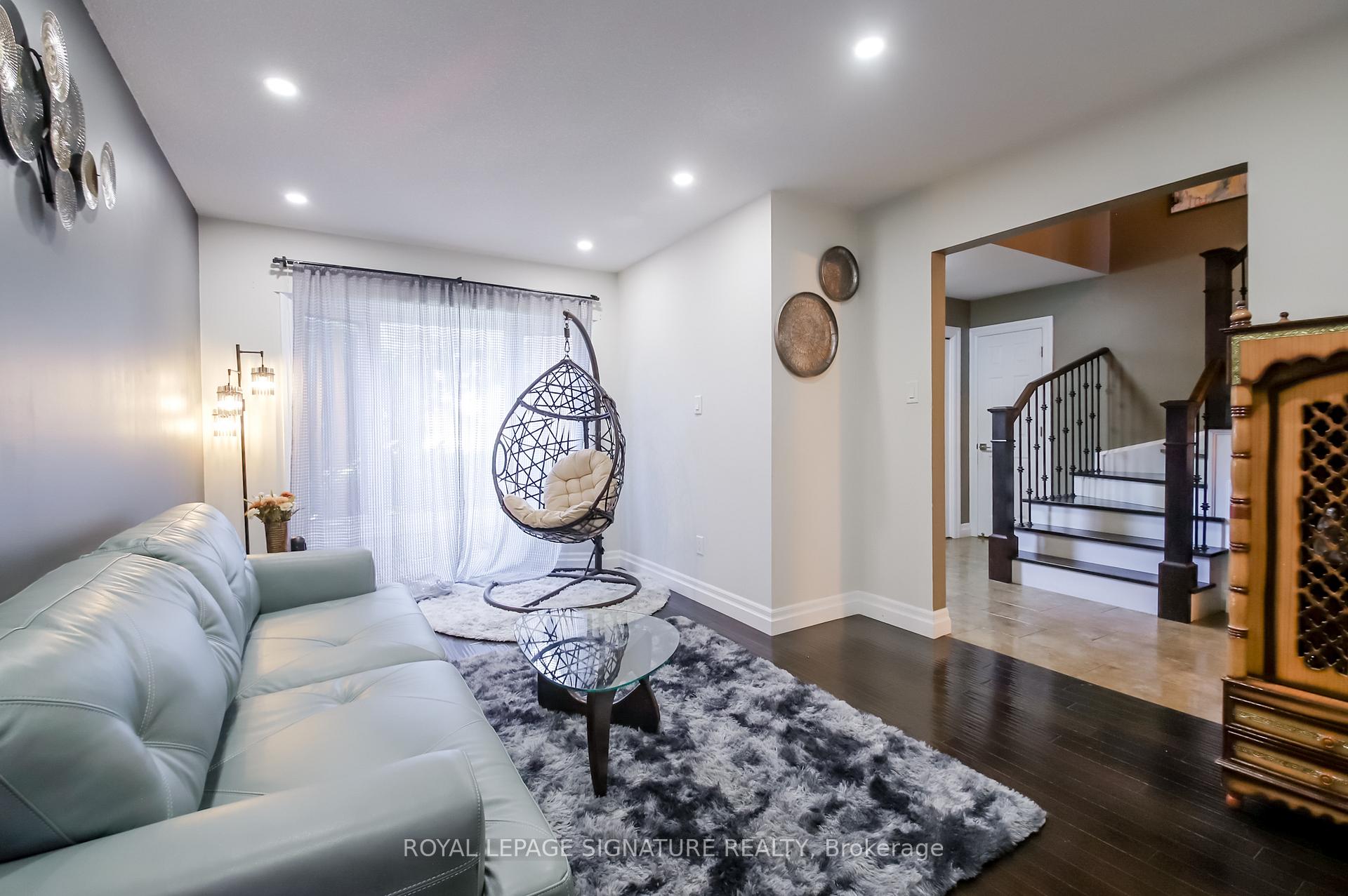 Photo 14 of 4 Upland Drive, Whitby, Blue Grass Meadows — HOMEH