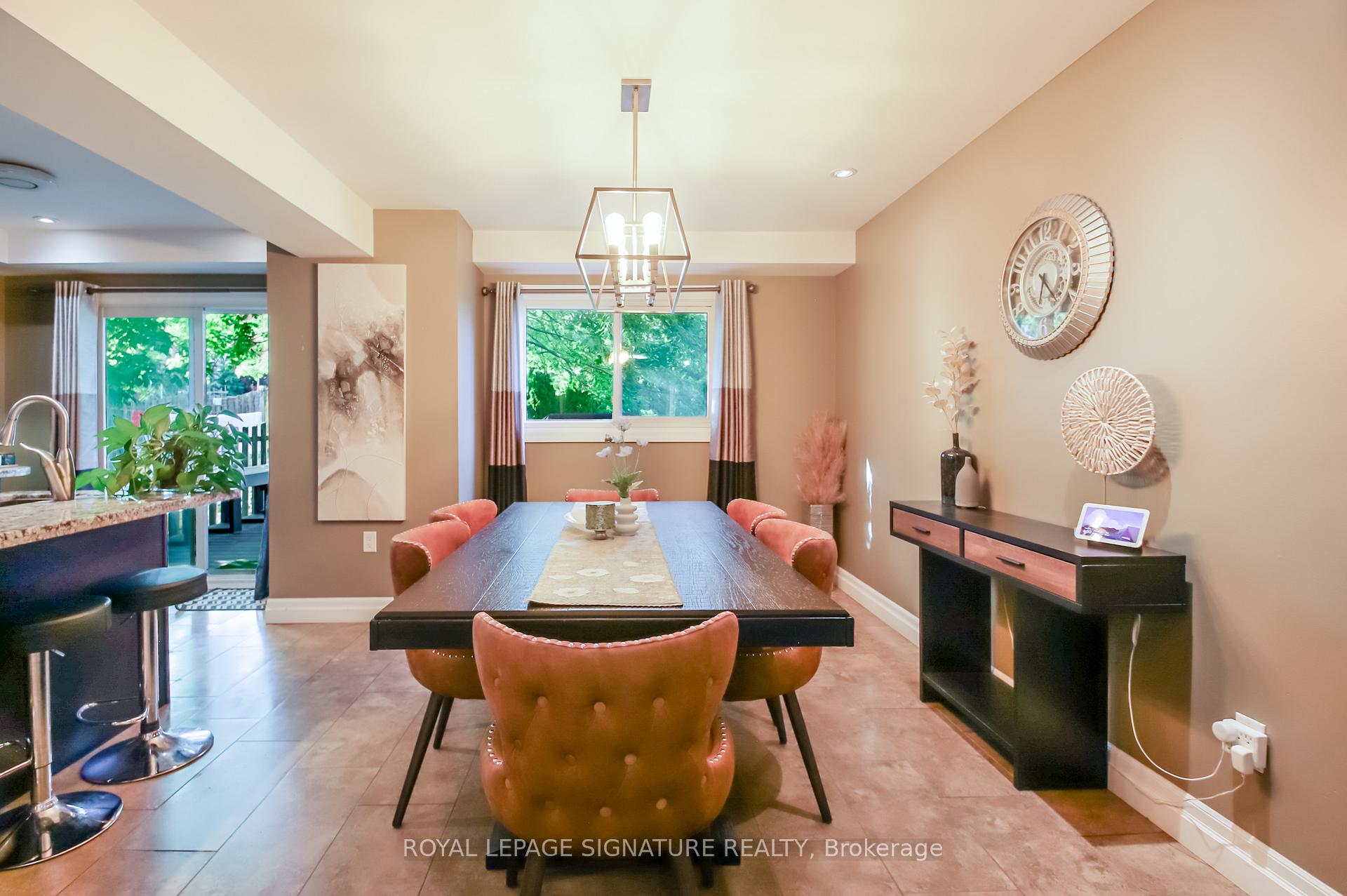Photo 18 of 4 Upland Drive, Whitby, Blue Grass Meadows — HOMEH