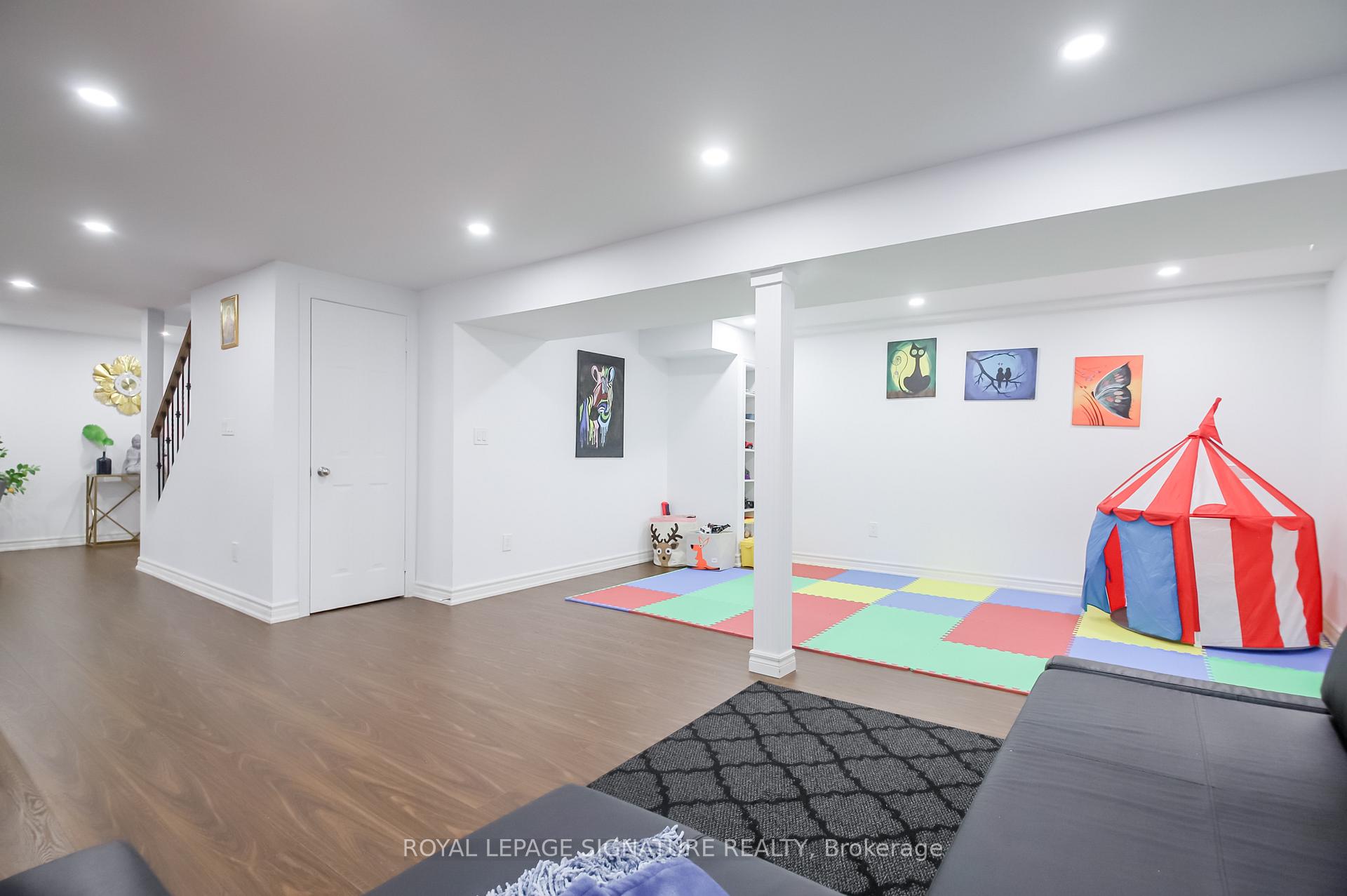 Photo 48 of 4 Upland Drive, Whitby, Blue Grass Meadows — HOMEH