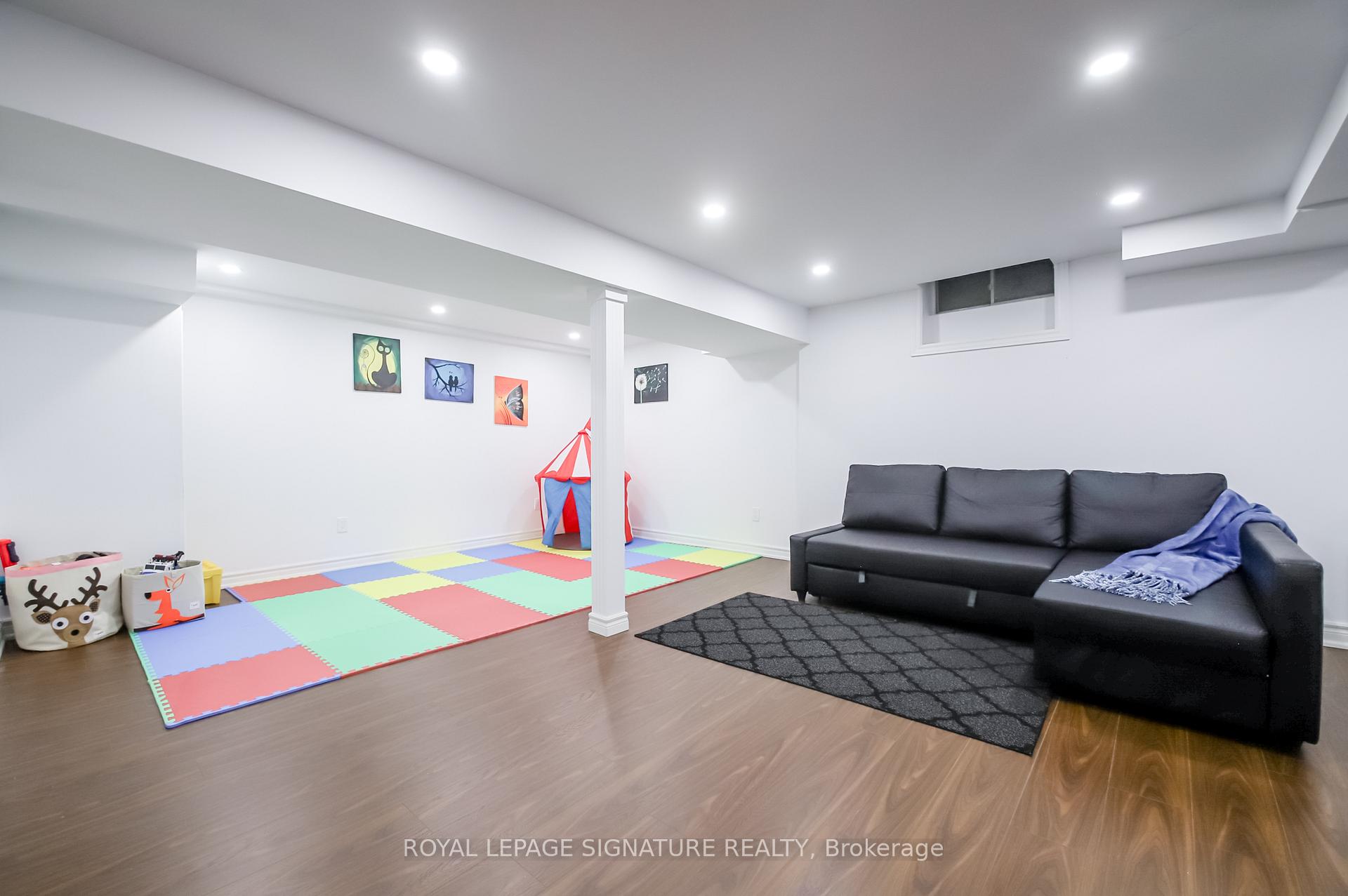 Photo 49 of 4 Upland Drive, Whitby, Blue Grass Meadows — HOMEH