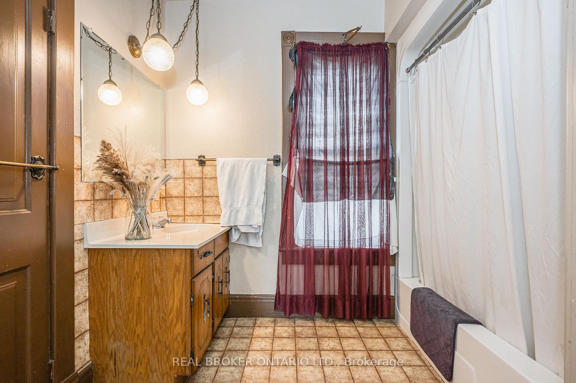 Photo 29 of 3027 Patrick Street, Howick — HOMEH